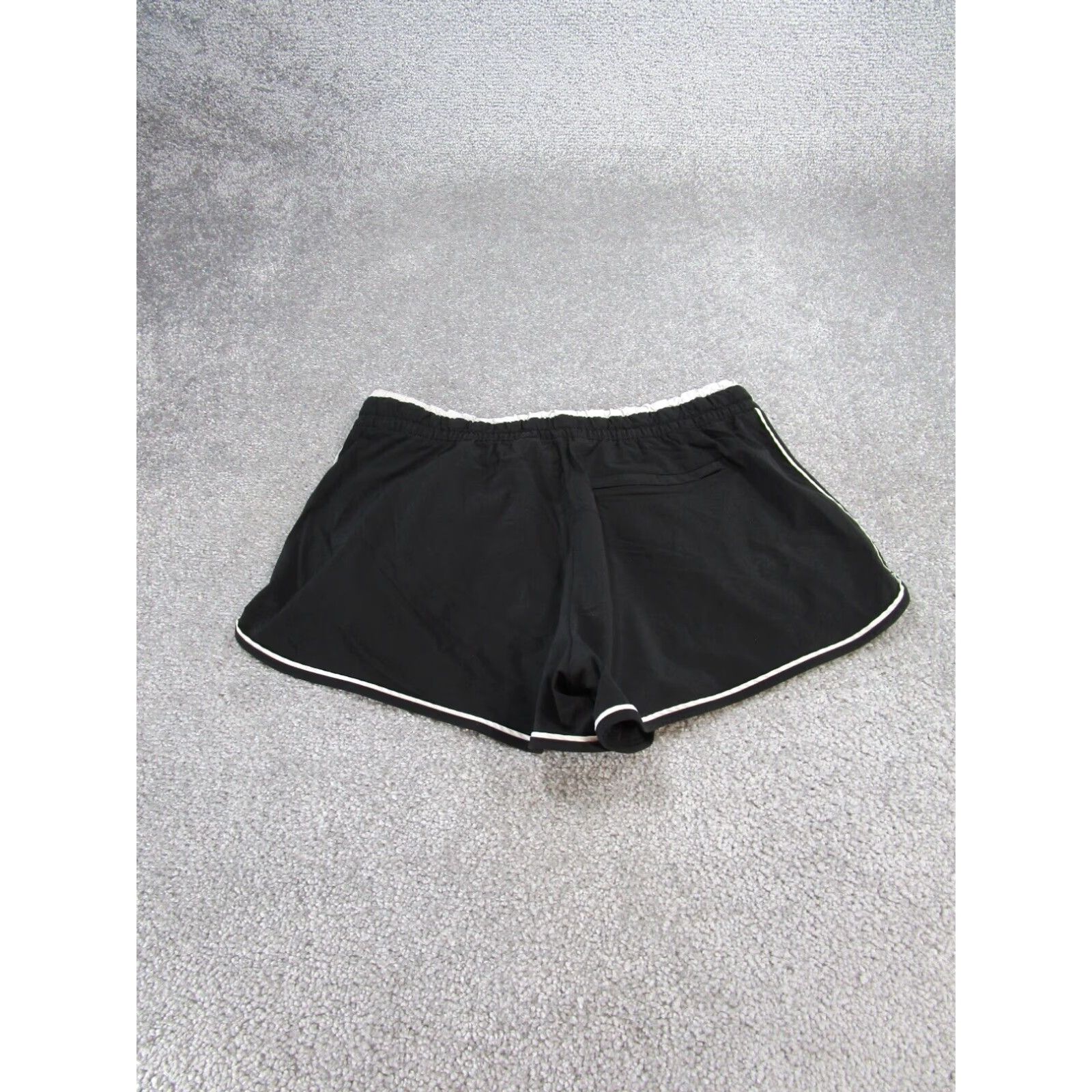 Athleta Athleta Colorblocked Nylon Athletic Shorts Womens Size 6 Black/Gray Size 28" / US 6 / IT 42 - 8 Thumbnail