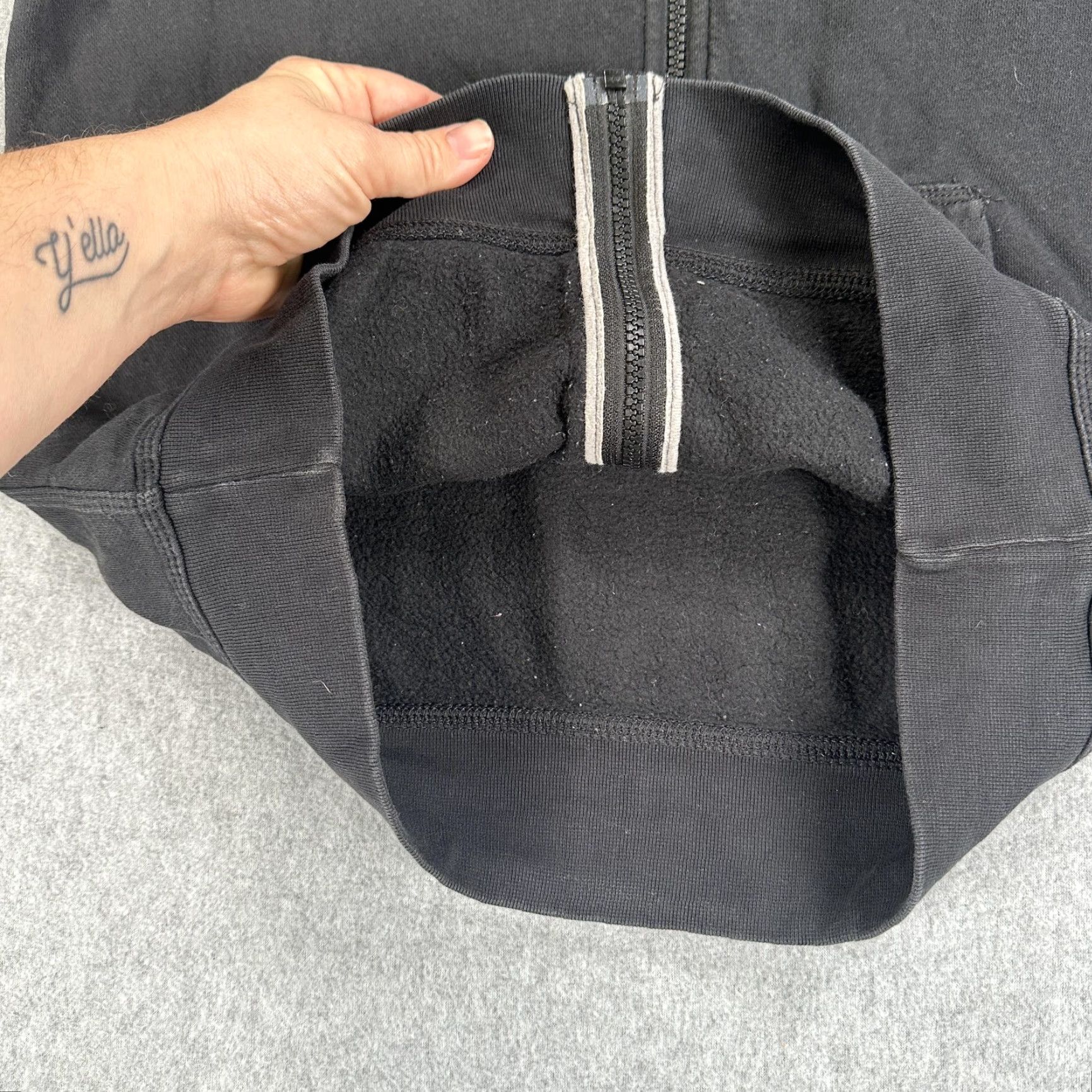 Nike VINTAGE Nike Hoodie Mens Small Black Full Zip Fleece Swoosh Logo Athletic Sweatshirt Size US S / EU 44-46 / 1 - 6 Thumbnail