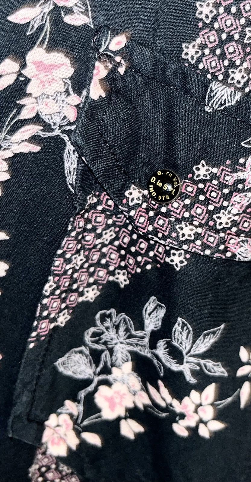 Diesel Vintage Diesel Shirt Short Sleeve Button up Flowers Ornament Size US L / EU 52-54 / 3 - 6 Thumbnail
