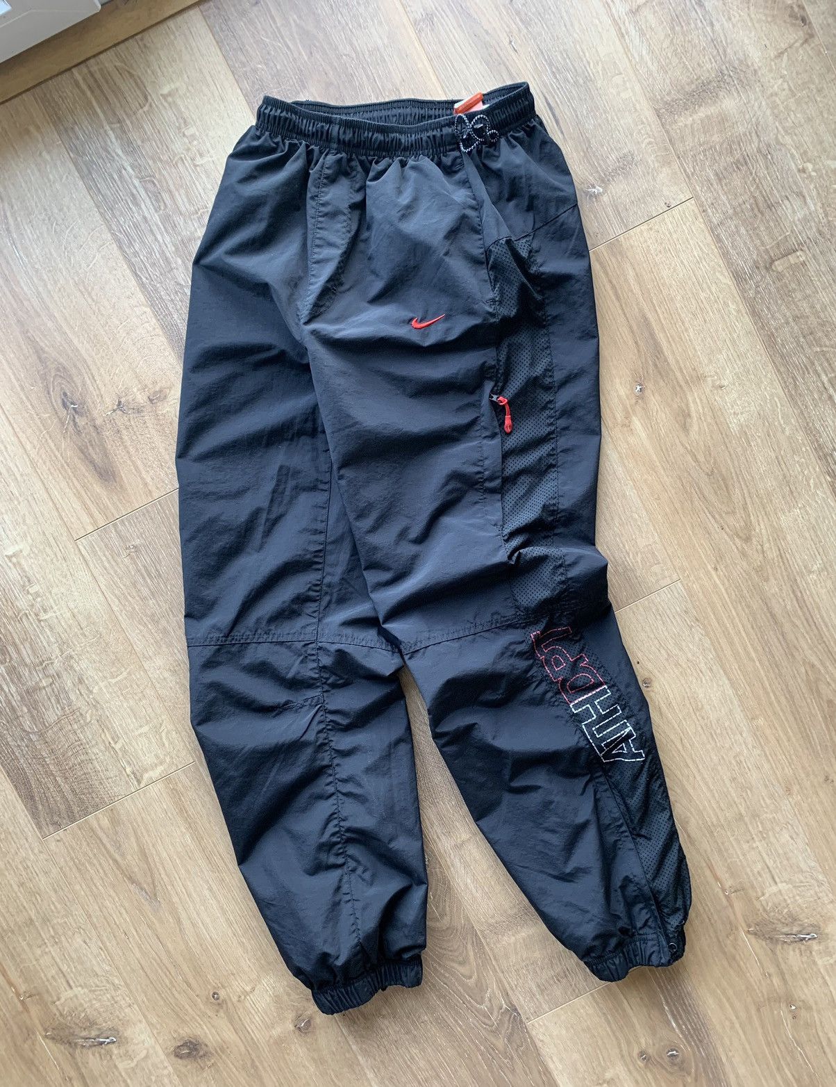 Nike Vintage Nike Embroidered swoosh sweatpants Size US 30 / EU 46 - 1 Thumbnail