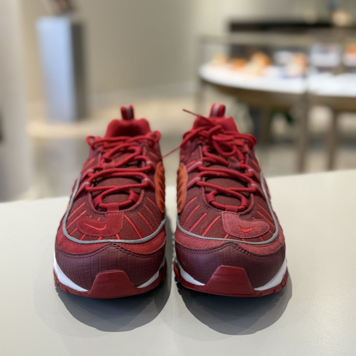 Nike Nike Air Max 98 Triple Red Size US 10.5 / EU 43-44 - 2 Thumbnail