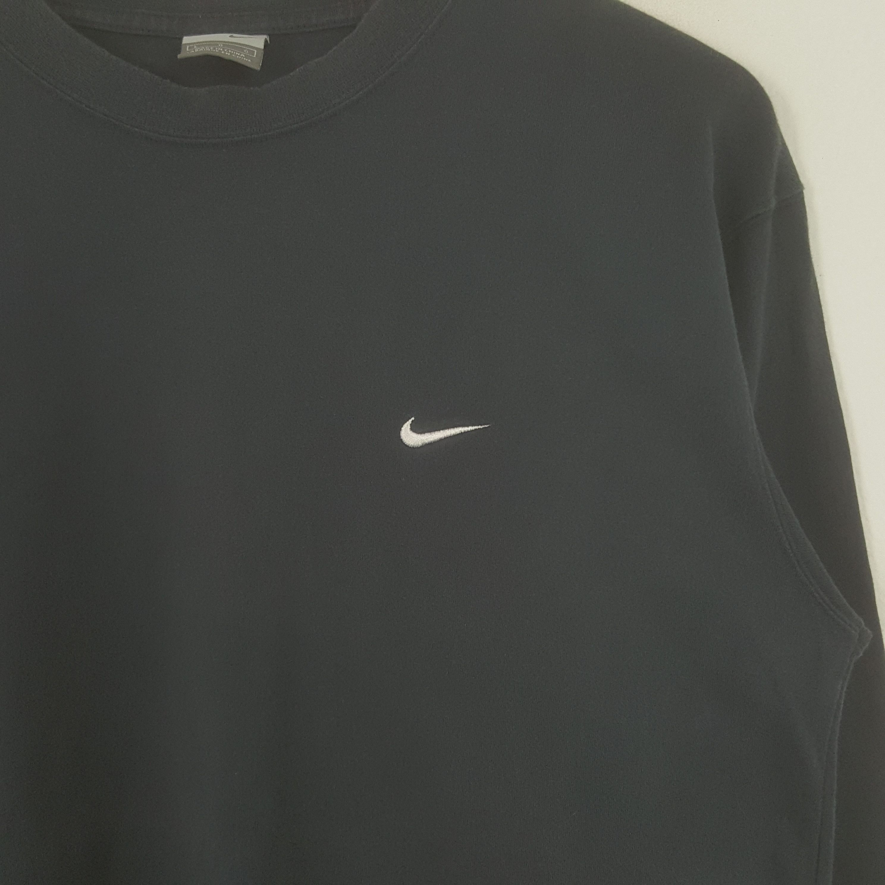 Nike × Vintage Vintage Nike Swoosh Sport Style Tshirt Size US M / EU 48-50 / 2 - 2 Thumbnail