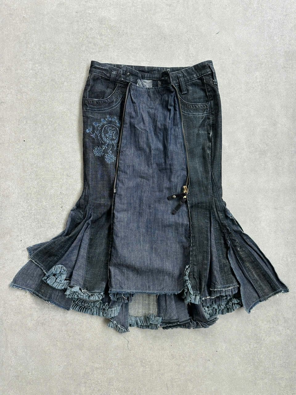 Designer × Marithe + Francois Girbaud 2000s Marithe Francois Girbaud Ruffle Midi Skirt Size 39" - 3 Thumbnail
