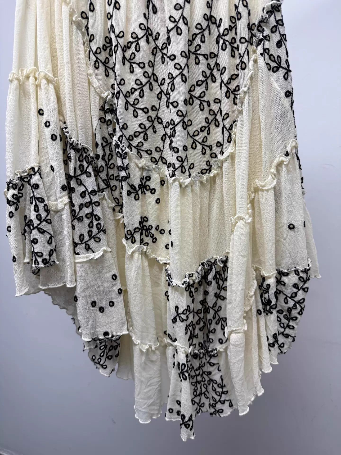 Jean Paul Gaultier Jean Paul Gaultier SOLEIL Ivory Embroidered Skirt XS Size 25" / US 0 / IT 36 - 6 Thumbnail