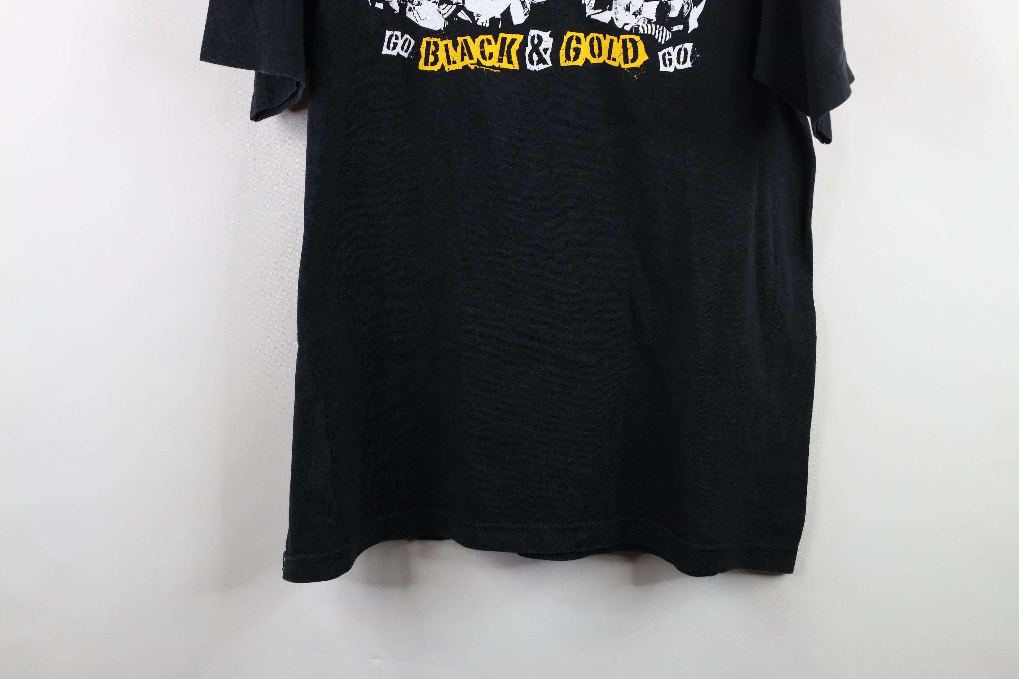 Vintage Vintage 90s Black and Gold Go Dropkick Murphys Band T-Shirt Size US XL / EU 56 / 4 - 3 Thumbnail