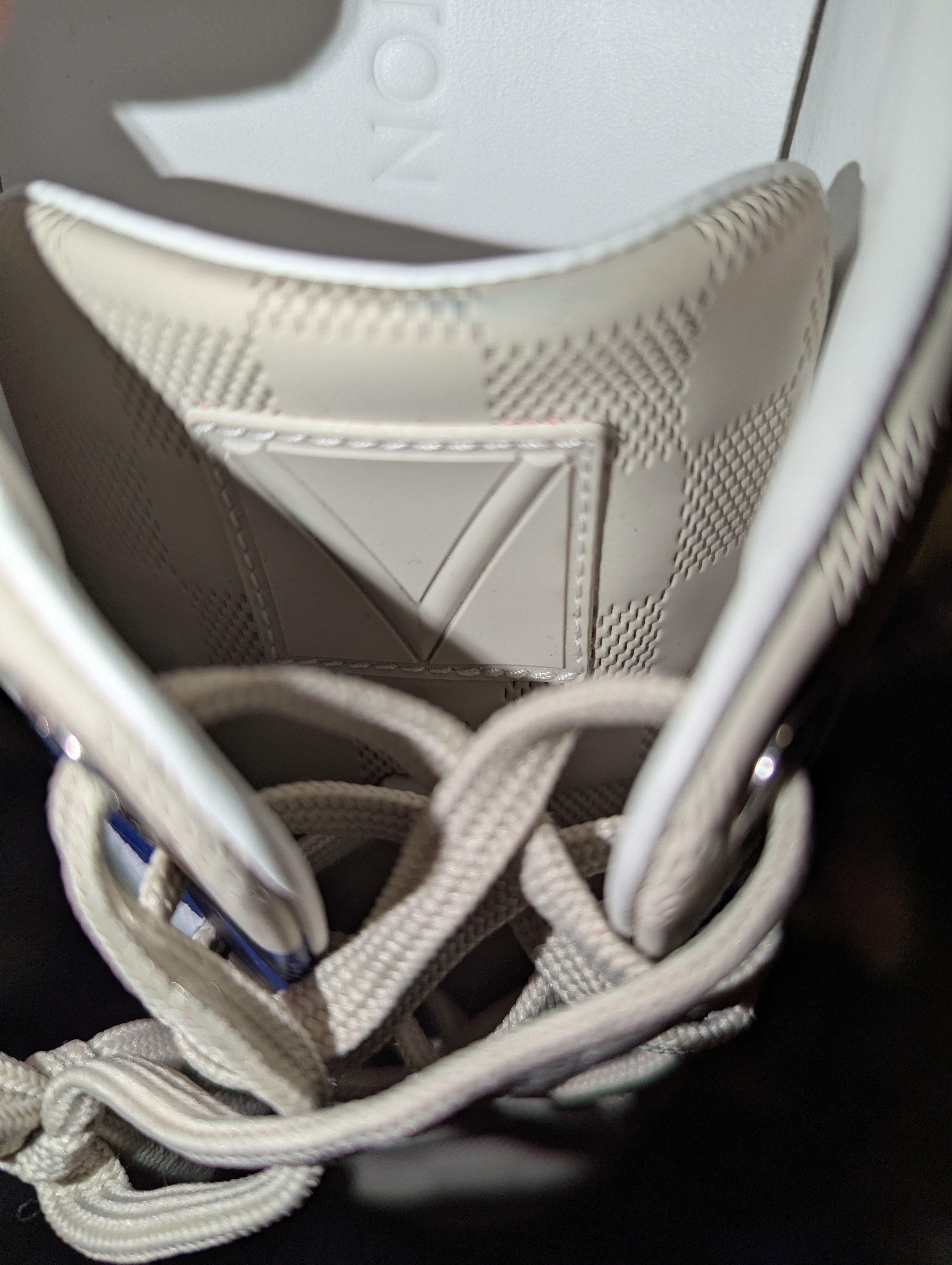 Louis Vuitton LOUIS VUITTON DAMIER INFINI FRONTROW CREAM CHECKERED Size US 7.5 / EU 40-41 - 9 Thumbnail