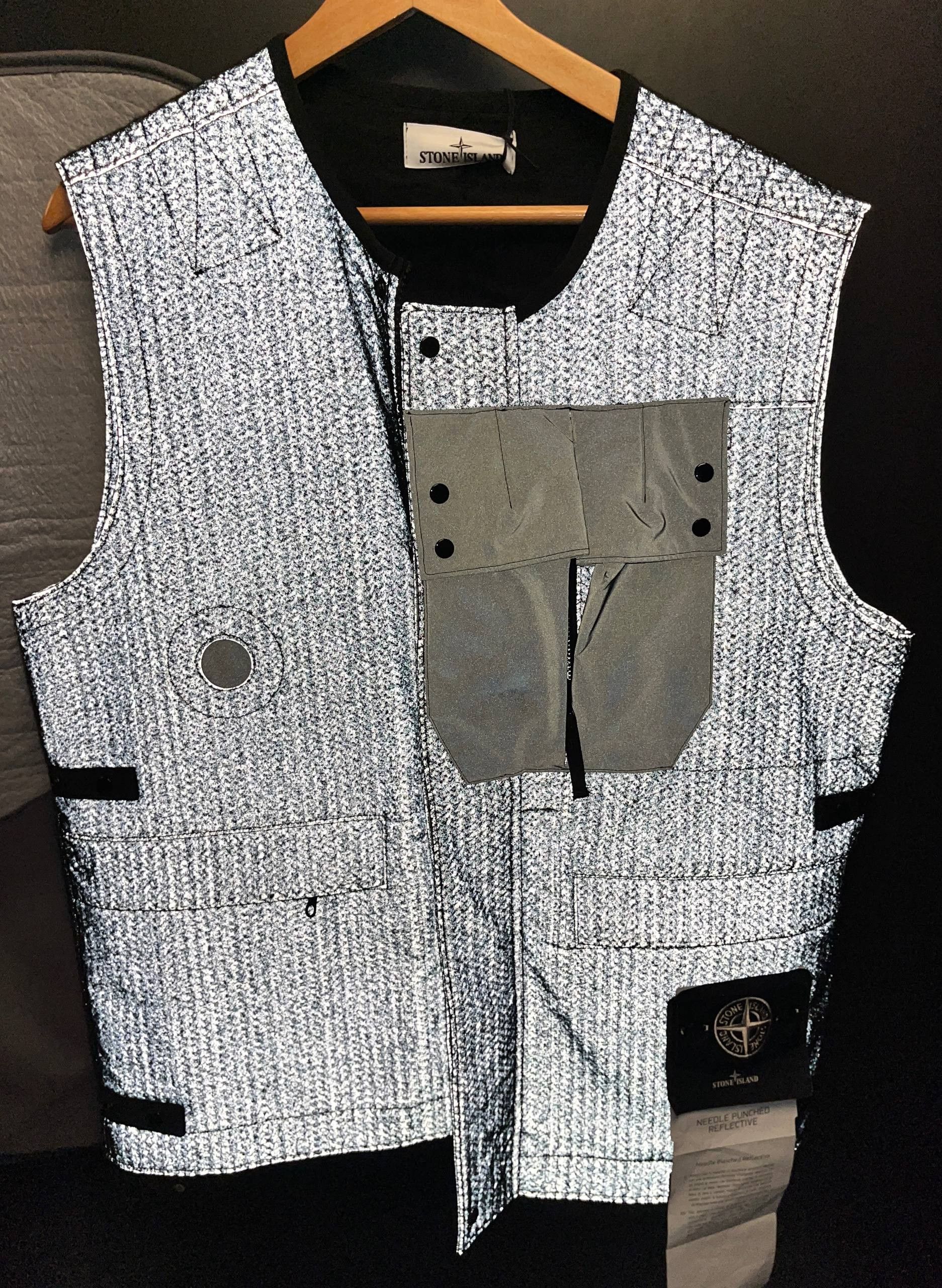 Stone Island Stone Island Tech Gilet G0999 Needle Punched Reflective Size US L / EU 52-54 / 3 - 4 Thumbnail