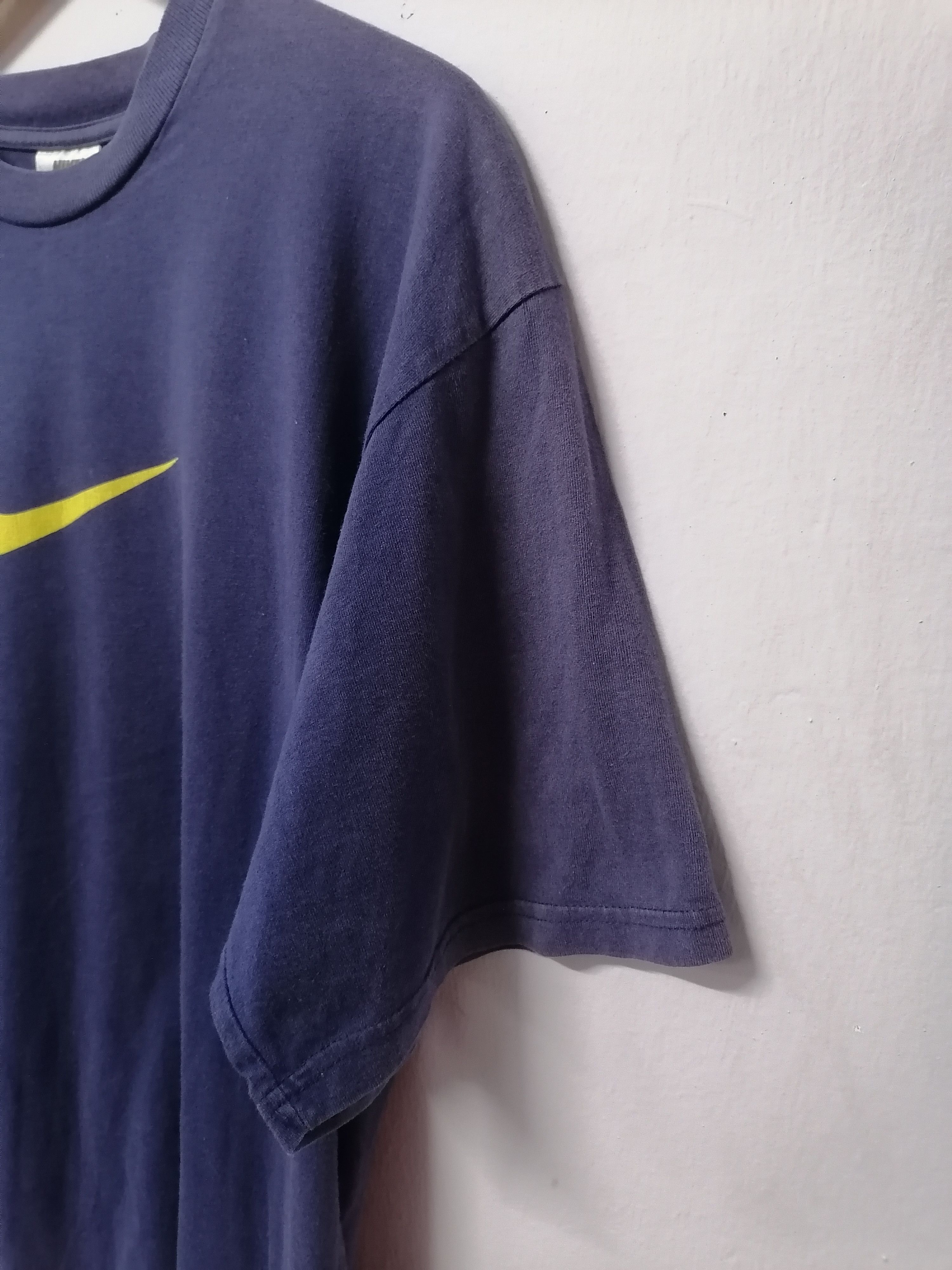 Nike Trashed Faded Vintage 90s Nike Swoosh Tee Size US M / EU 48-50 / 2 - 5 Thumbnail