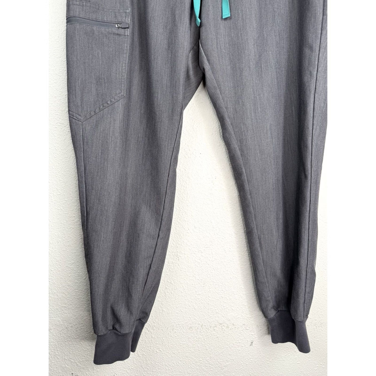 Vintage Figs Scrub Pants Joggers Gray Stretch Women's Size L RN#142256 Nurse Pants Gray Women L Socialized Size 36" / US 14 / IT 50 - 5 Thumbnail