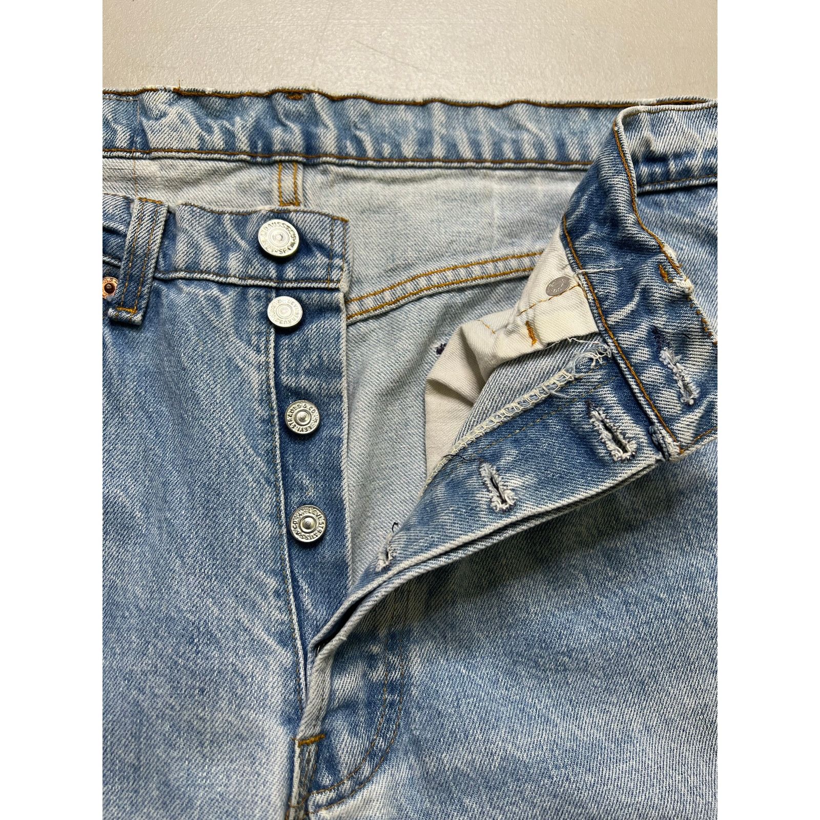 Levi's Vintage 80s Levis 501 Jeans Mens 32x30 Blue Denim distress Size US 32 / EU 48 - 2 Thumbnail