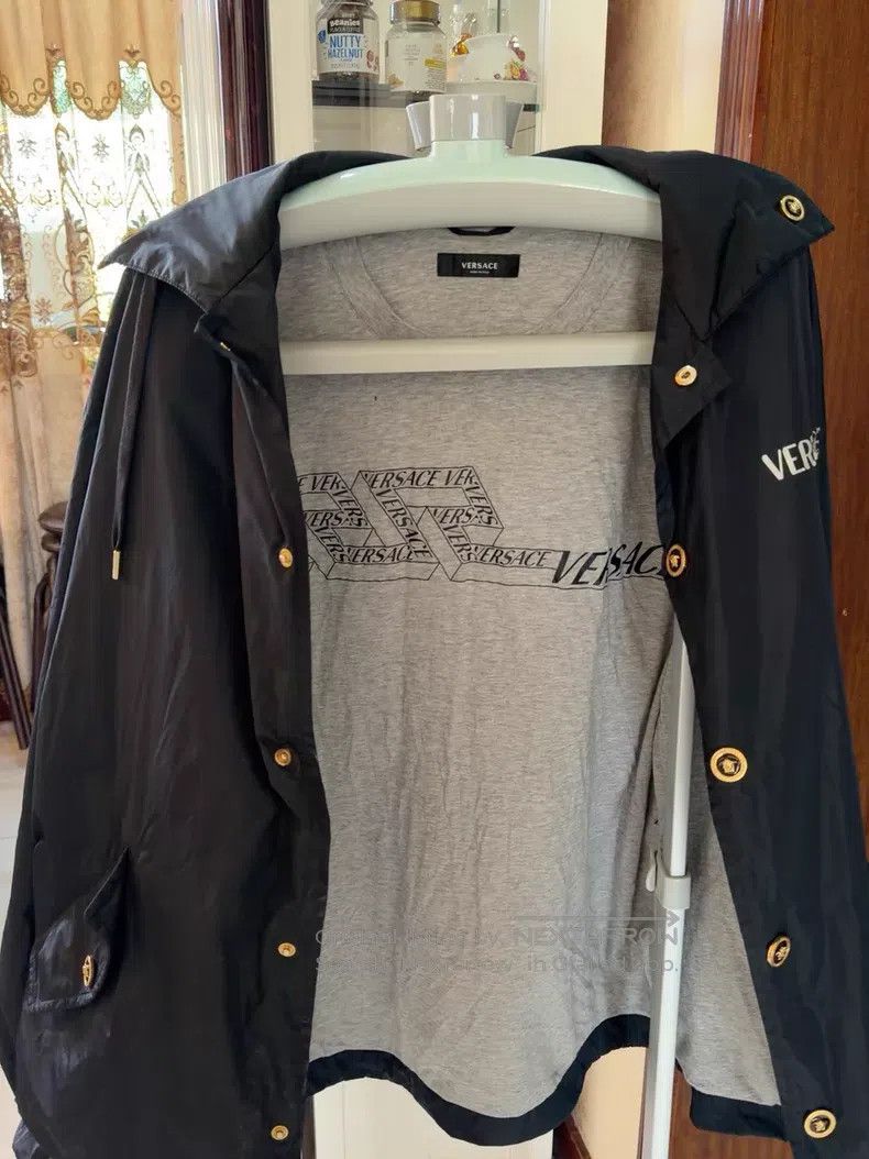 Versace Versace Jacket Windproof and waterproof Size US M / EU 48-50 / 2 - 4 Thumbnail