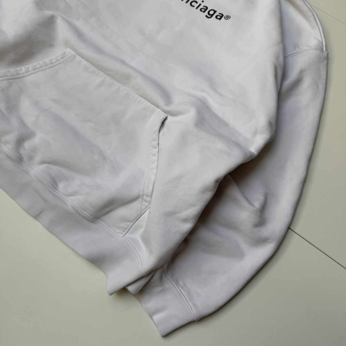 Balenciaga Balenciaga copyright oversize fit cotton white hoodie Size US M / EU 48-50 / 2 - 10 Thumbnail