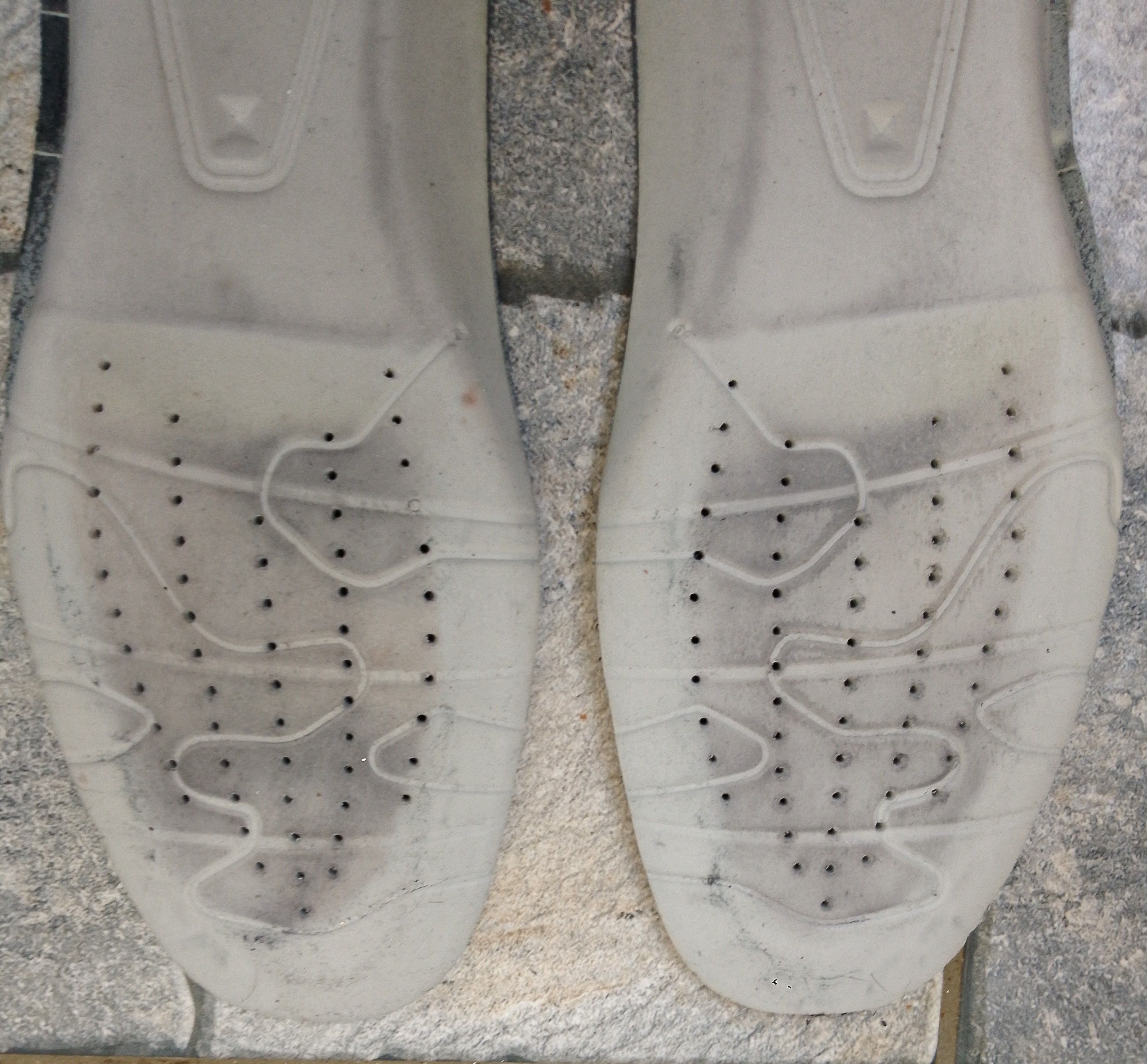 Valentino Valentino garavani v logo signature driving shoes Size US 10 / EU 43 - 18 Thumbnail