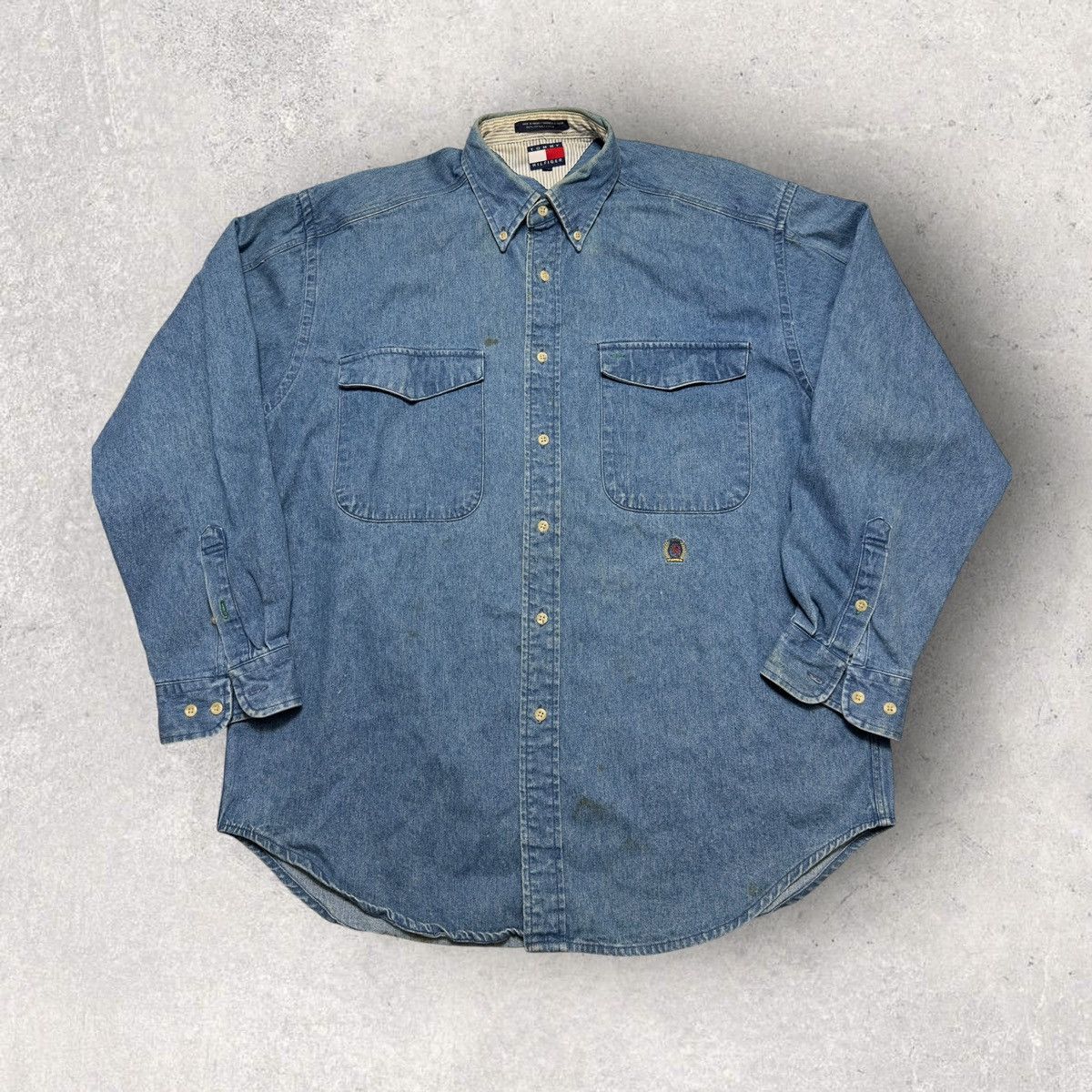 Tommy Hilfiger × Vintage Vintage Tommy Hilfiger denim shirt Size US M / EU 48-50 / 2 - 1 Thumbnail