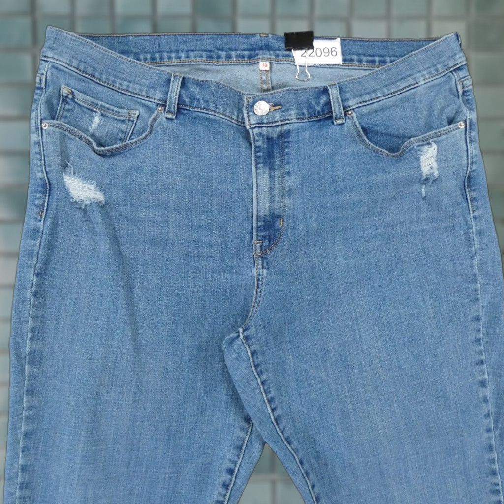 Levi's Levi's Jeans Womens 18 Stretch Distressed Classic Crop Mid Rise Light Wash Size 40" / US 18 - 1 Thumbnail