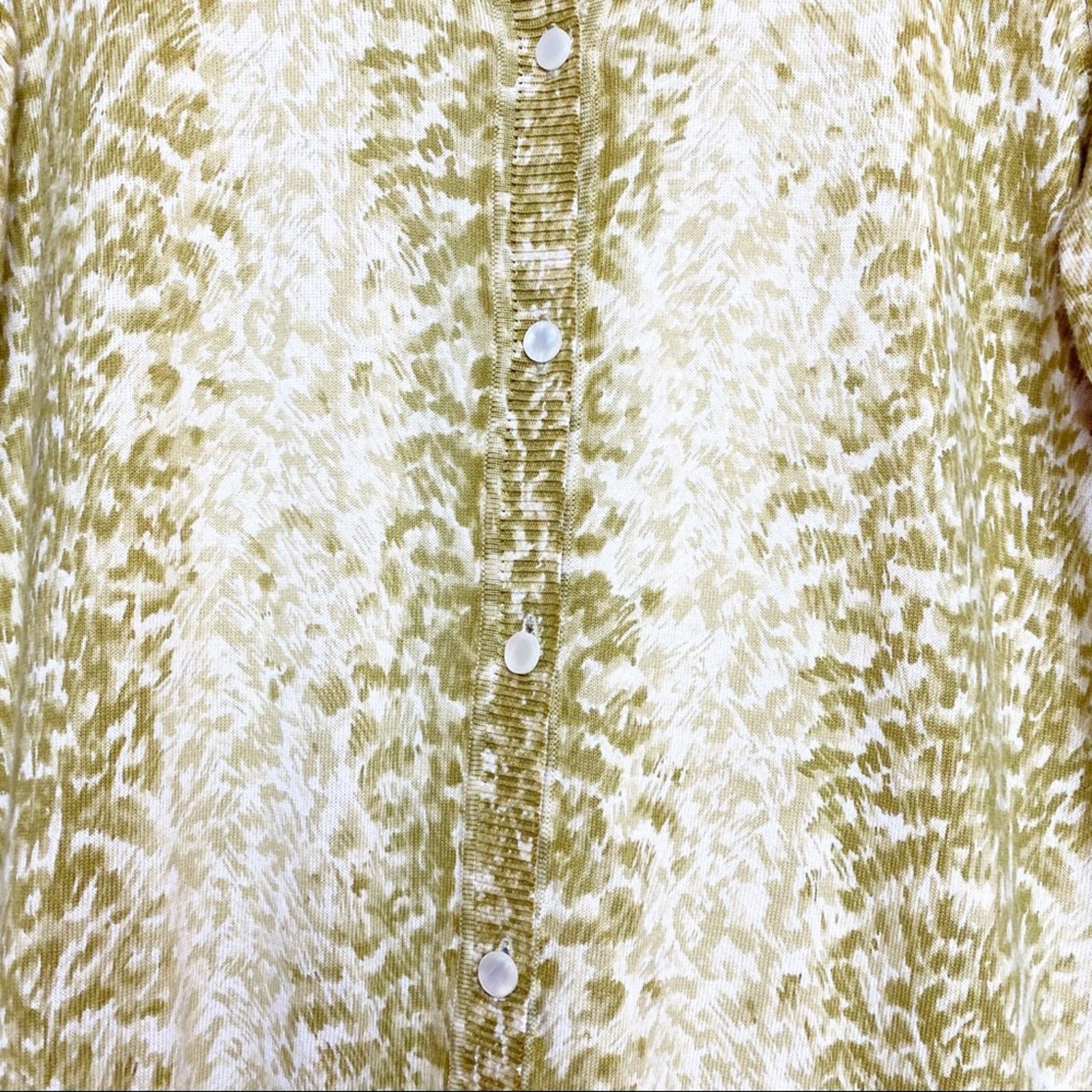 Talbots Talbots Mustard Animal Print Cardi Womens Size Medium Petite Size M / US 6-8 / IT 42-44 - 2 Thumbnail