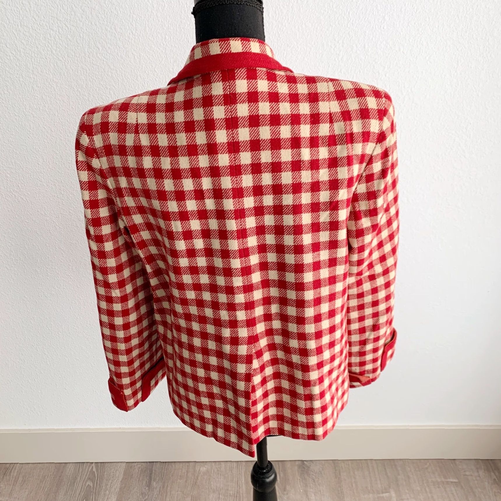 Izod VINTAGE A.J. Izod Red Checked Wool David Crystal Jacket Blazer 100% Wool Suit Jacket Bust 37" Mens Size M / US 6-8 / IT 42-44 - 6 Thumbnail