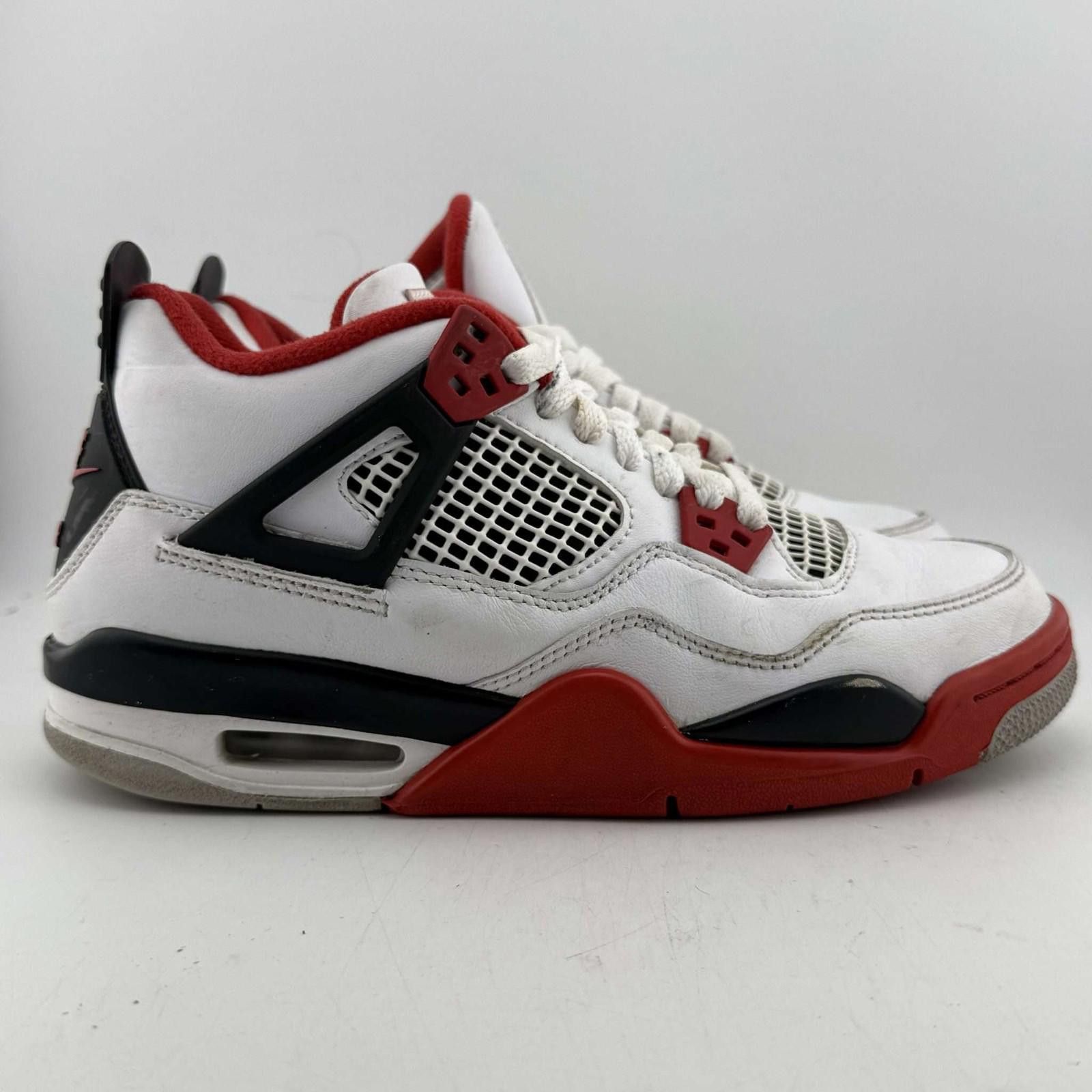 Nike Jordan 4 Fire Red 5.5Y Used with Box Size US 5.5 / EU 38 - 4 Thumbnail