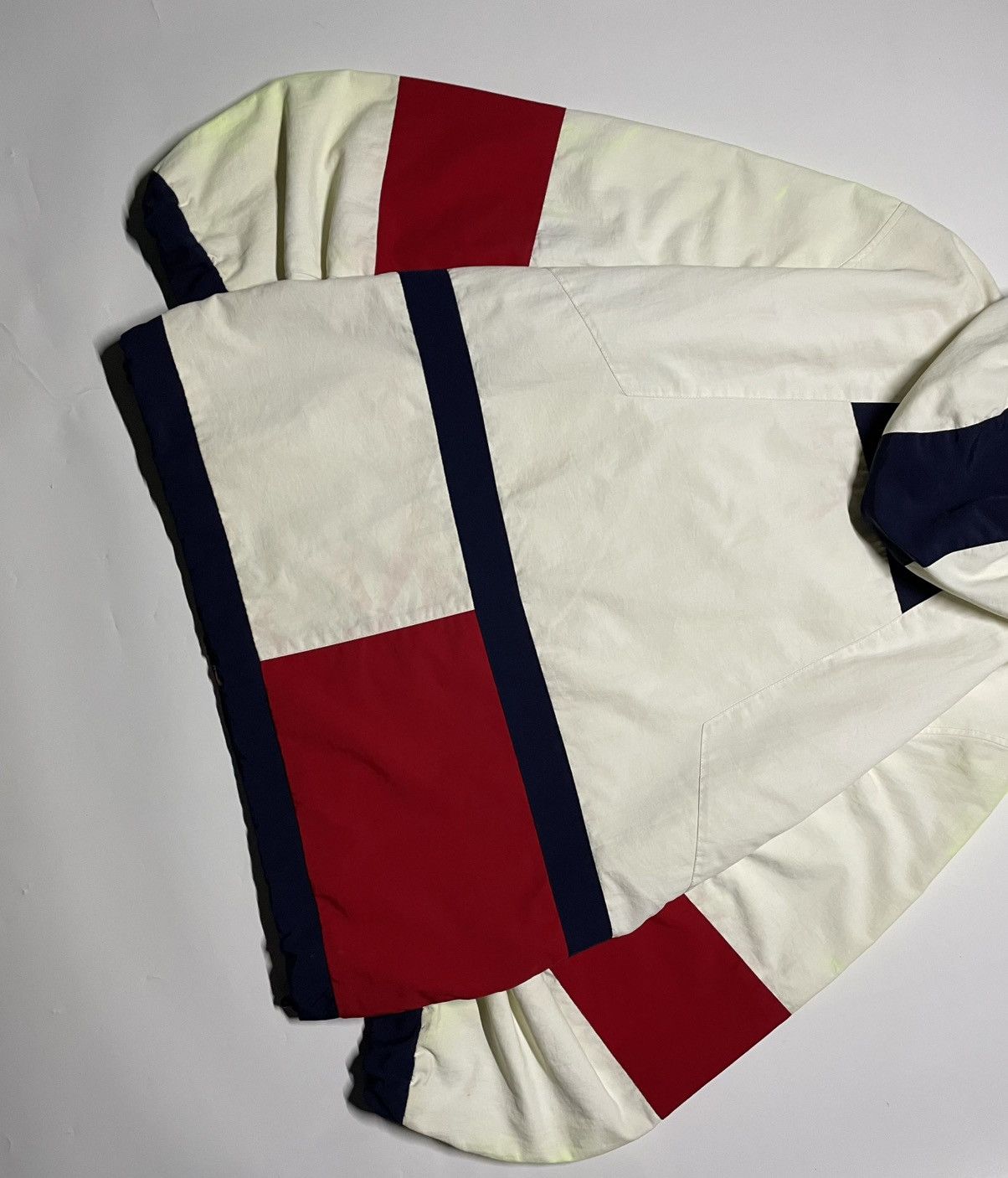 Tommy Hilfiger × Vintage Tommy Hilfiger combine bigflag white sportwear jacket Size US L / EU 52-54 / 3 - 3 Thumbnail