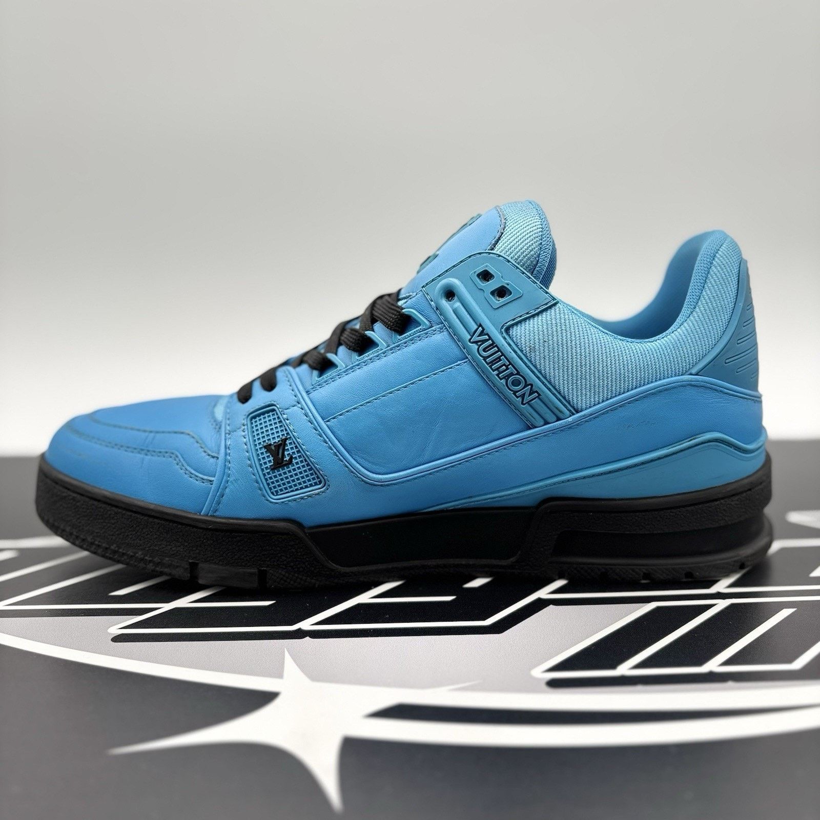Louis Vuitton (8-8.5 US) Louis Vuitton Trainer ' Blue Black ' | GOOD COND! Size US 8.5 / EU 41-42 - 4 Thumbnail