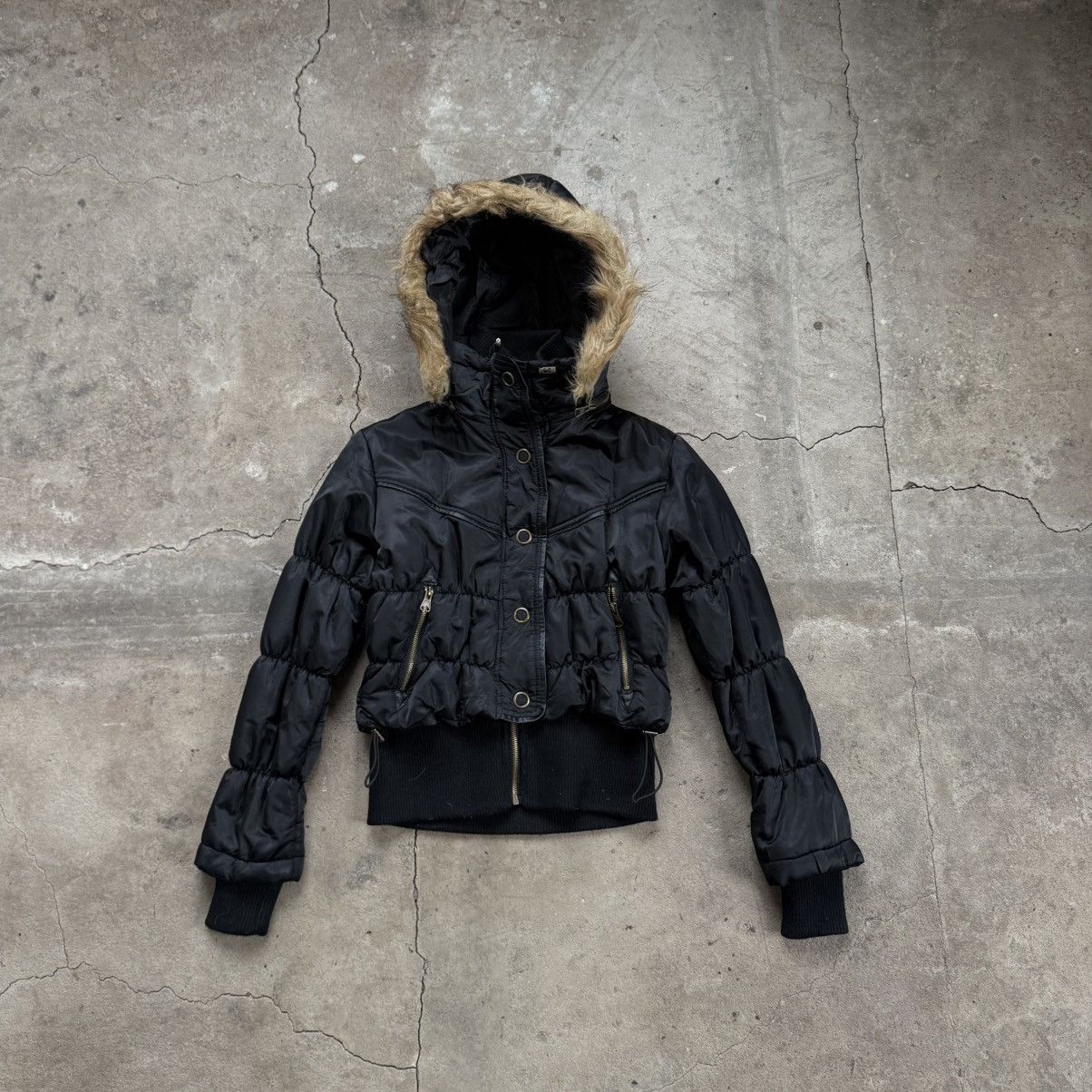Hysteric Glamour Y2K Fascinate Nylon Puffer Crop Jacket With Fur Hood Size M / US 6-8 / IT 42-44 - 1 Thumbnail
