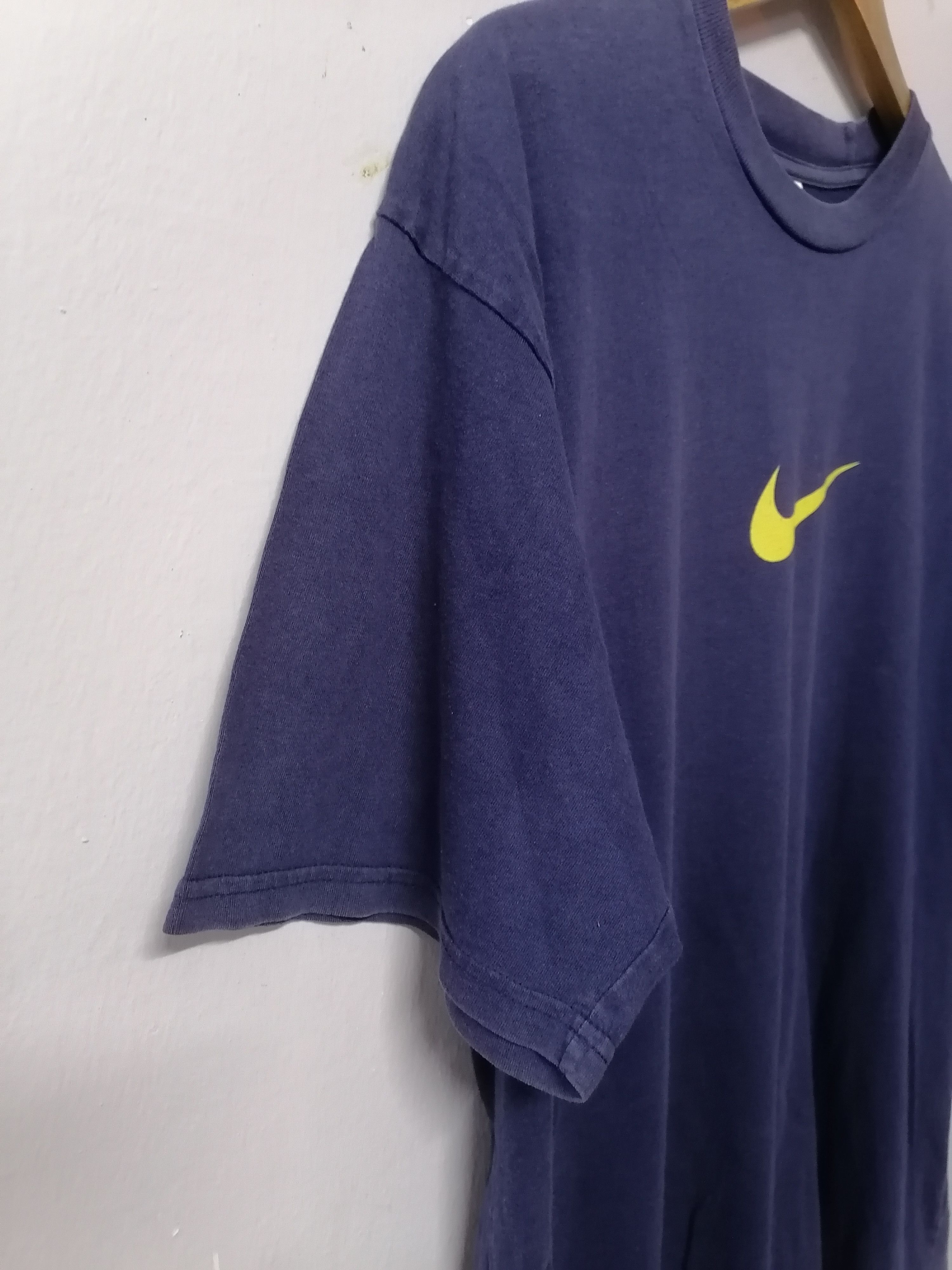 Nike Trashed Faded Vintage 90s Nike Swoosh Tee Size US M / EU 48-50 / 2 - 6 Thumbnail