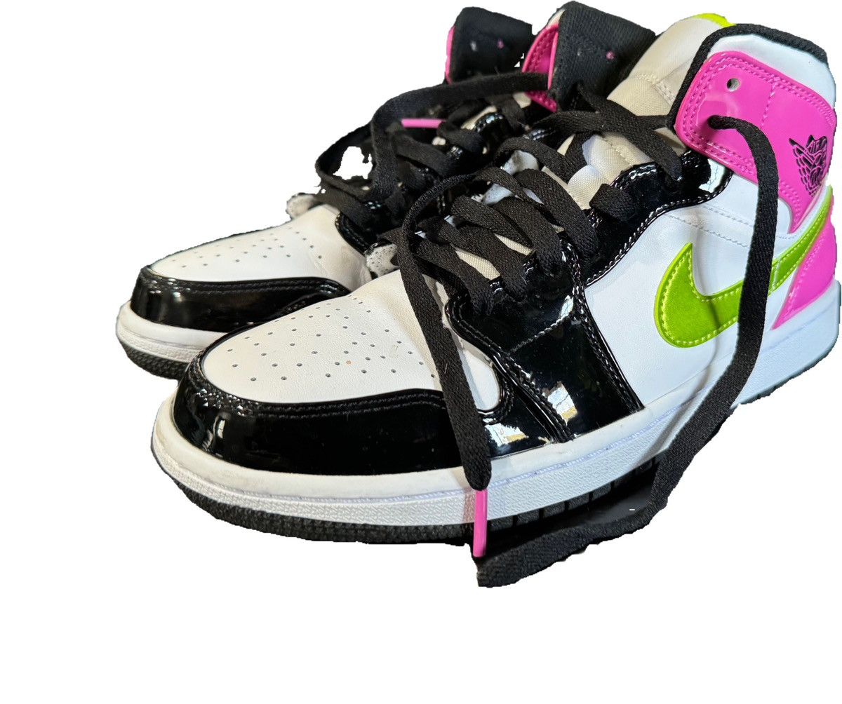 Nike Air Jordan 1 mid Se ‘cyber active fuchsia’ Size US 8.5 / IT 38.5 - 1 Thumbnail