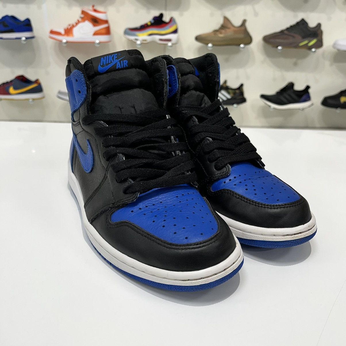 Nike Air Jordan 1 Retro Royal (2017) Size US 8 / EU 41 - 7 Thumbnail