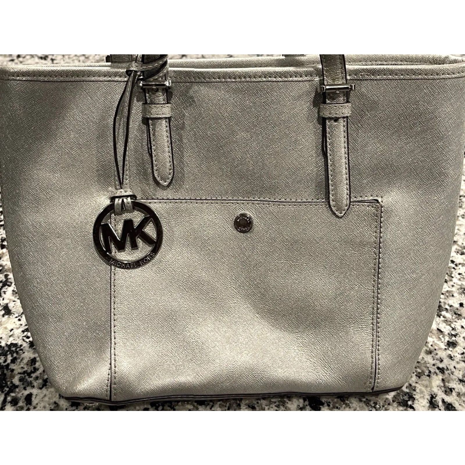 Michael Kors VINTAGE Michael Kors Tote Women Medium Metallic Gray Saffiano Leather Top Zip Purse Handbag Purses Size M / US 6-8 / IT 42-44 - 3 Thumbnail