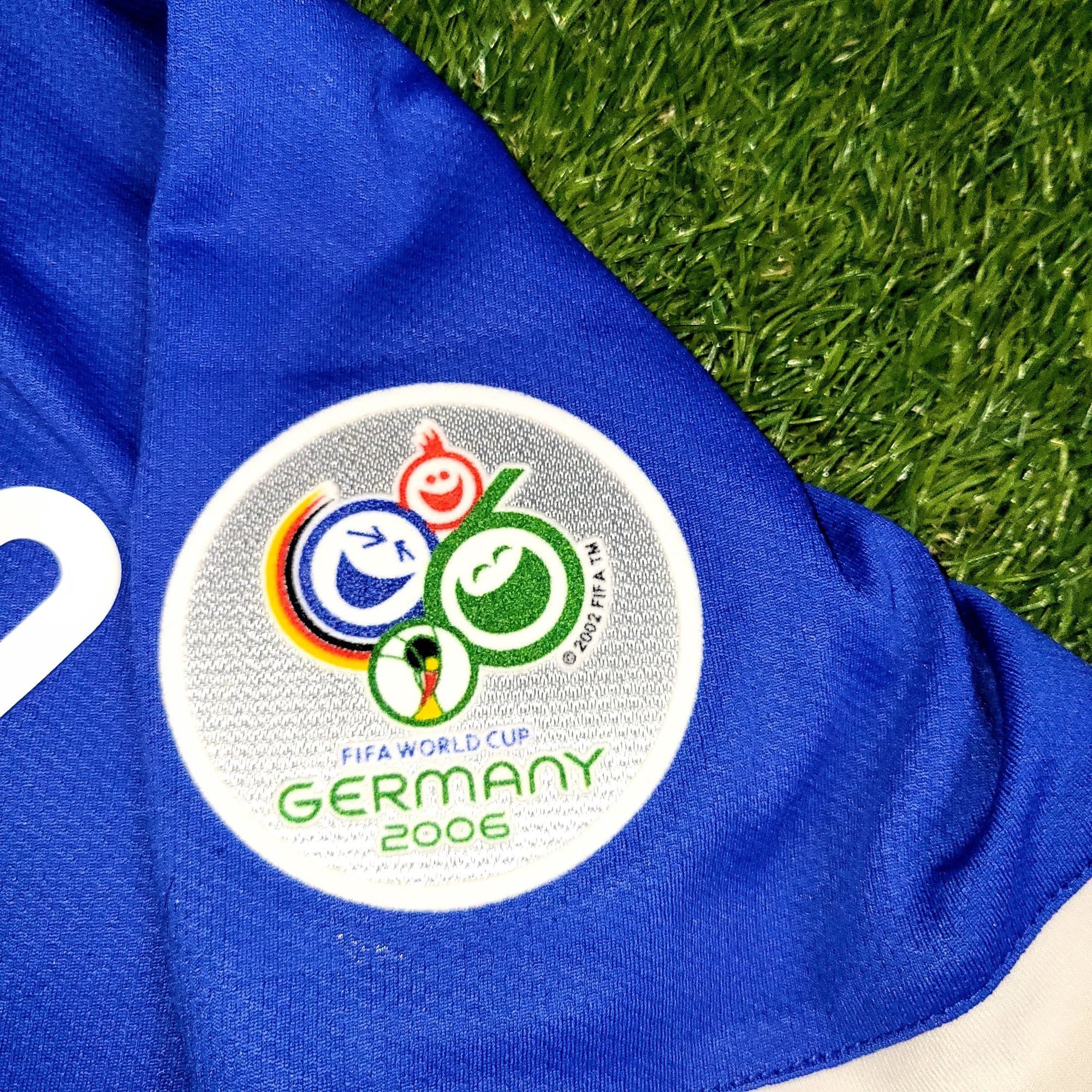 Nike Ronaldinho Brazil 2006 WORLD CUP Away Soccer Jersey M Size US M / EU 48-50 / 2 - 4 Thumbnail