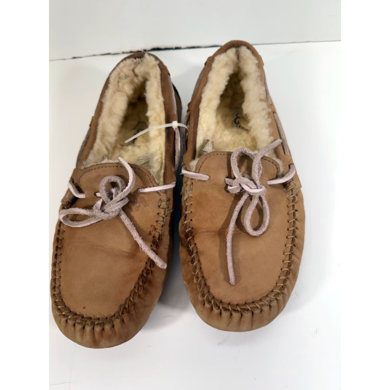 Ugg UGG Dakota Moccasins Slippers Women 8 Brown Sheepskin Lined Comfort Slip On Moccasin Shoes Womens Brown 8 UGG Dakota Moccasins Slippers Size US 8 / IT 38 - 3 Thumbnail