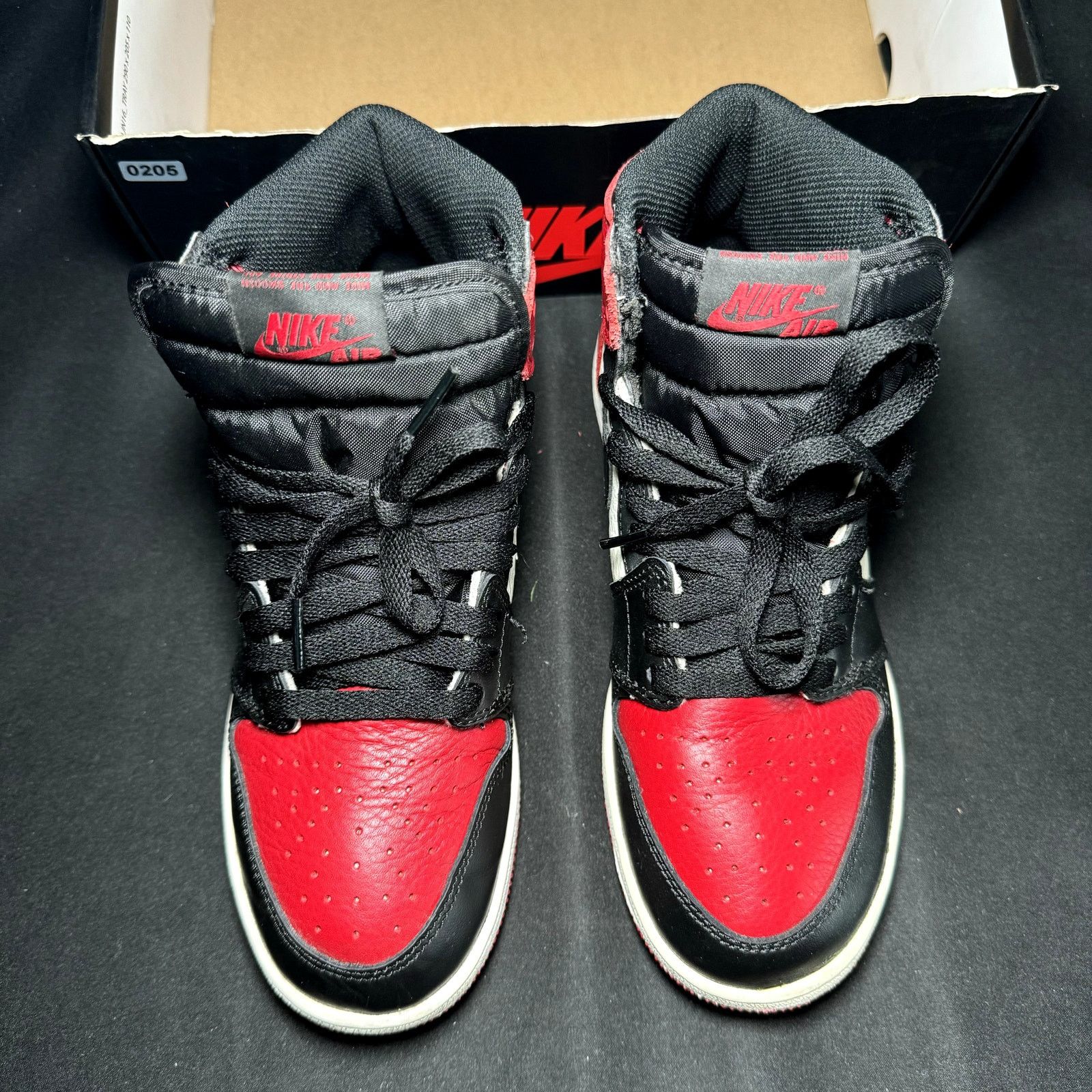 Jordan Brand × Nike Size 6 - Nike Air Jordan 1 OG BG Bred Toe 2018 Men's Shoes Size US 6 / EU 39 - 4 Thumbnail
