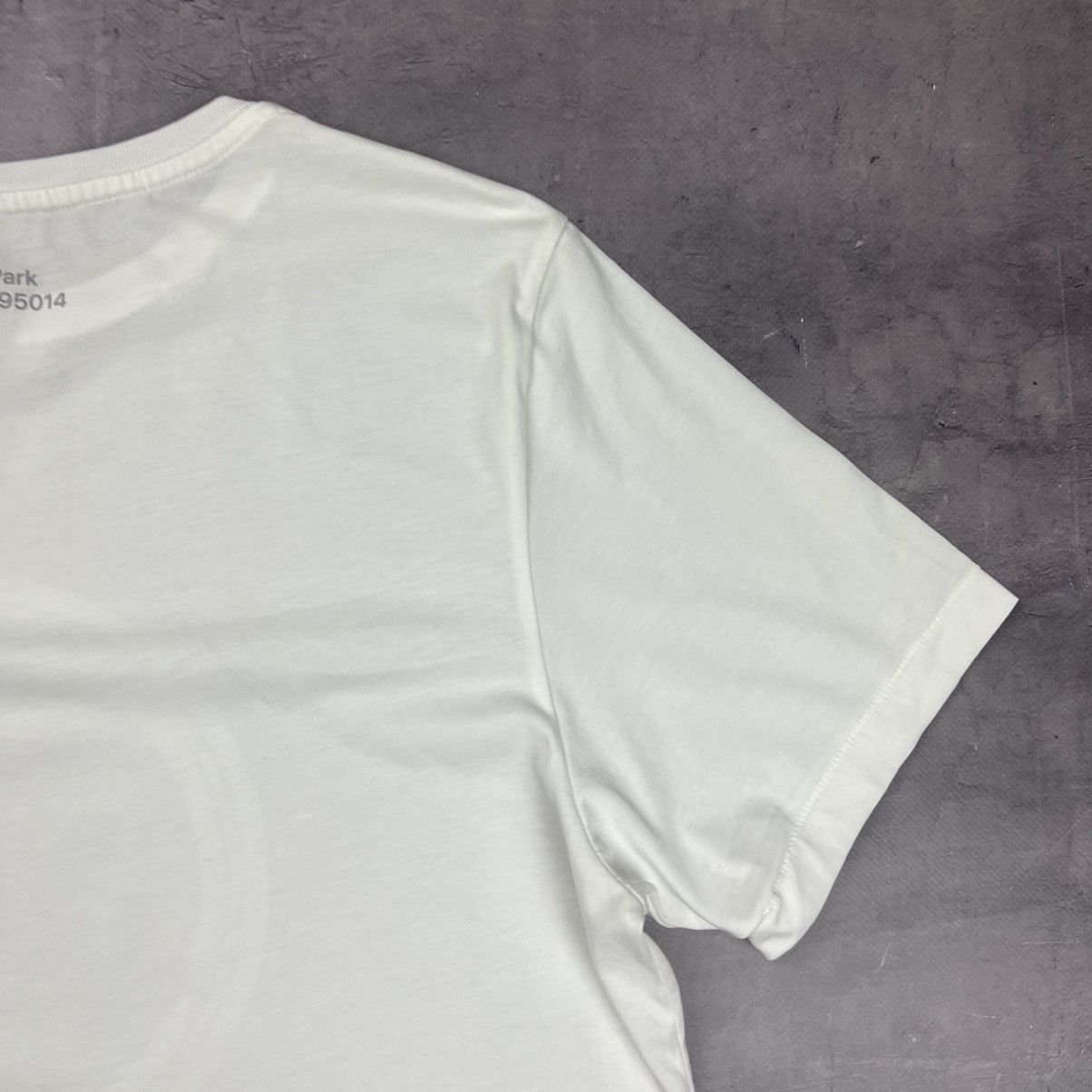 Apple Rare! Apple Park California 95014 Vintage Tee 00s Size US M / EU 48-50 / 2 - 16 Thumbnail