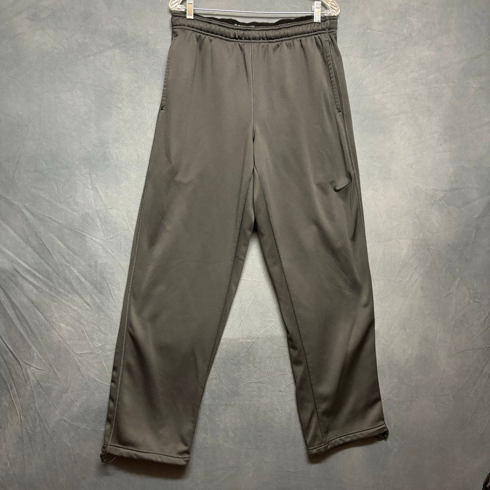 Nike Nike Sweatpants Mens Large Fleece Lined Thermafit Drawstring Size US 32 / EU 48 - 1 Thumbnail