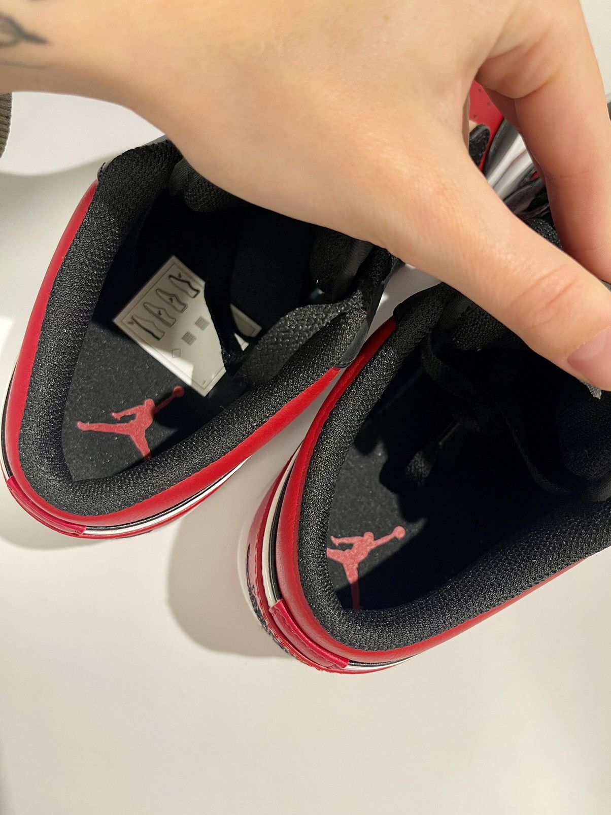 Jordan Brand JORDAN 1 LOW ALTERNATE BRED TOE Size US 7.5 / EU 40-41 - 7 Thumbnail