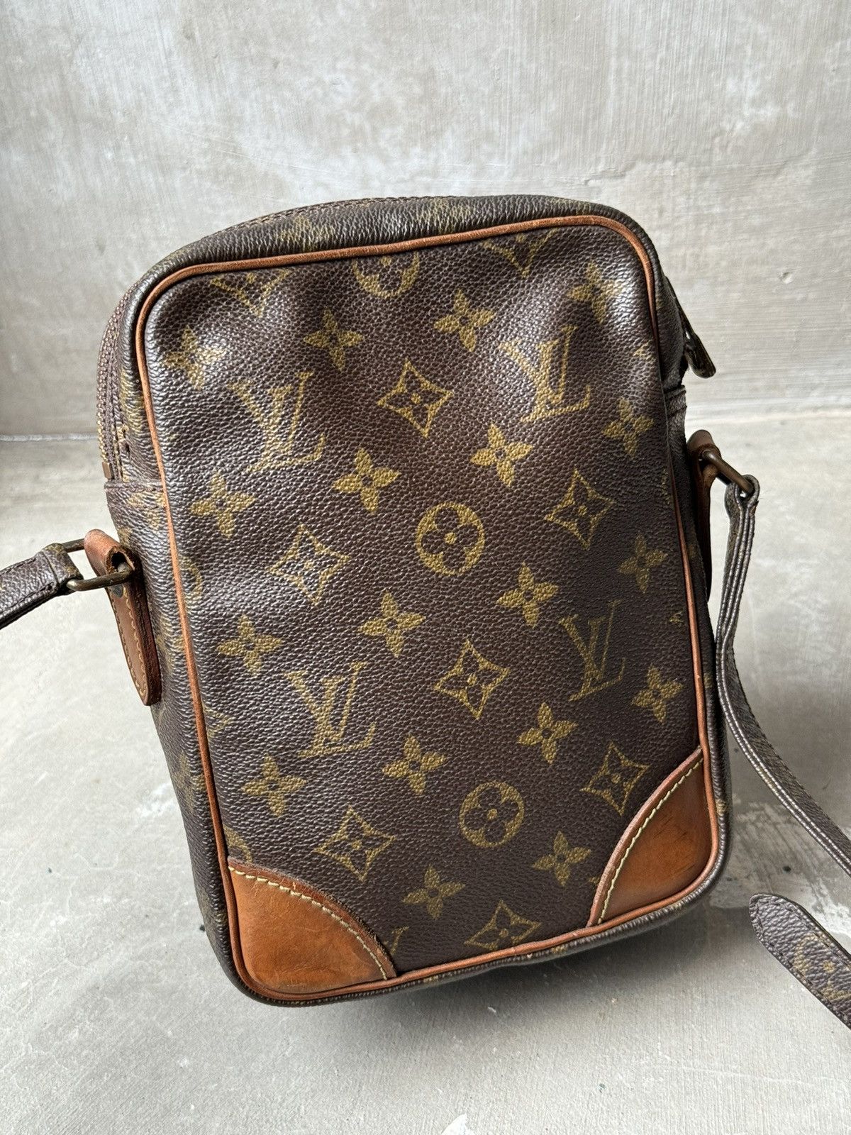 Louis Vuitton Louis Vuitton Amazon Canvas Shoulder Bag Size ONE SIZE - 2 Thumbnail