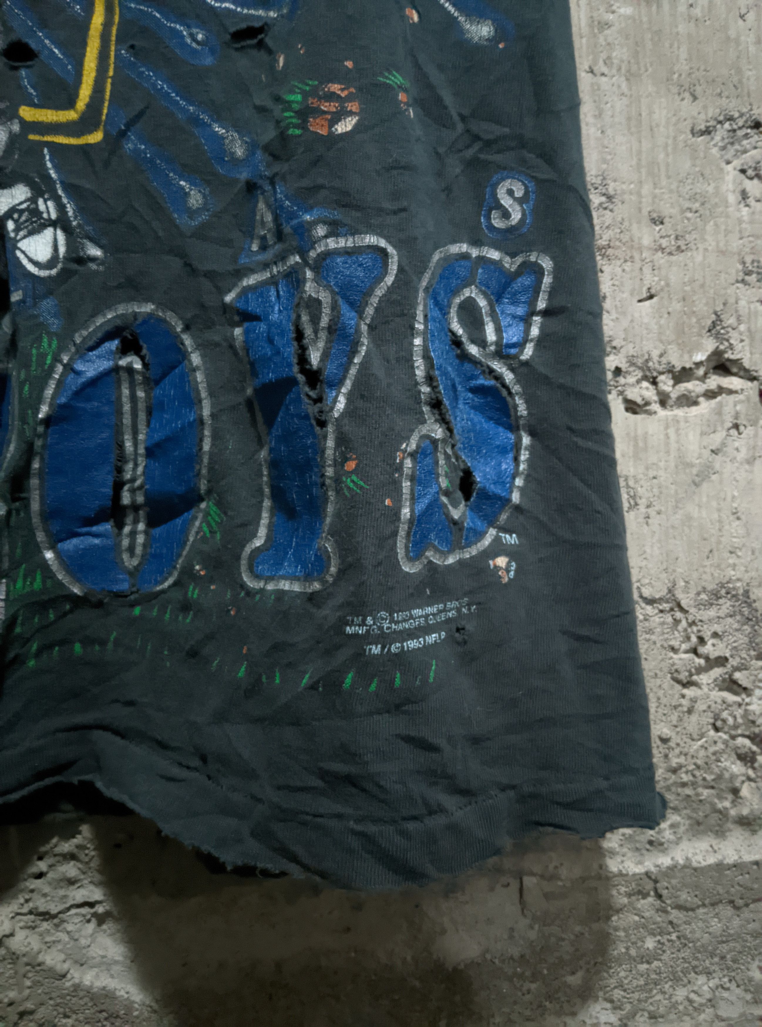 NFL Vintage 1993 destroyed Taz Dallas Cowboys aop t shirt Size US M / EU 48-50 / 2 - 4 Thumbnail