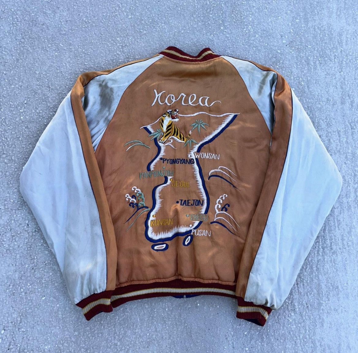Vintage Vintage 1950’s Korea Sukajan Souvenir Jacket Size US XL / EU 56 / 4 - 1 Thumbnail