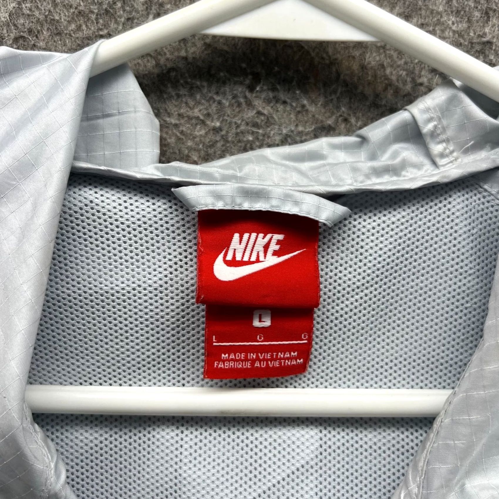 Nike VINTAGE Nike Jacket Women L Windrunner Track Jacket Pure Platinum Grey Vented 804947-011 Logo All Seasons Fall Winter Spring Size L / US 10 / IT 46 - 7 Thumbnail