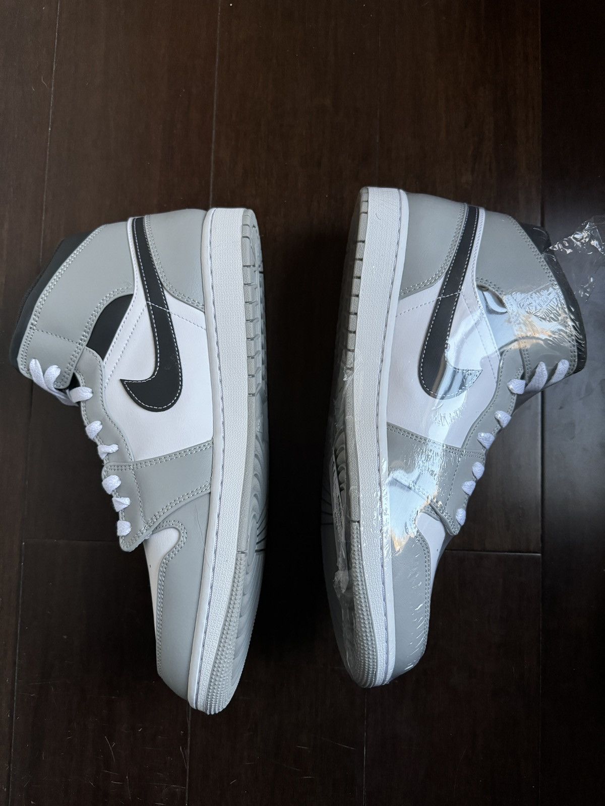 Jordan Brand × Nike Jordan 1 mid Light Smoke Grey Anthracite Size US 13 / EU 46 - 3 Thumbnail