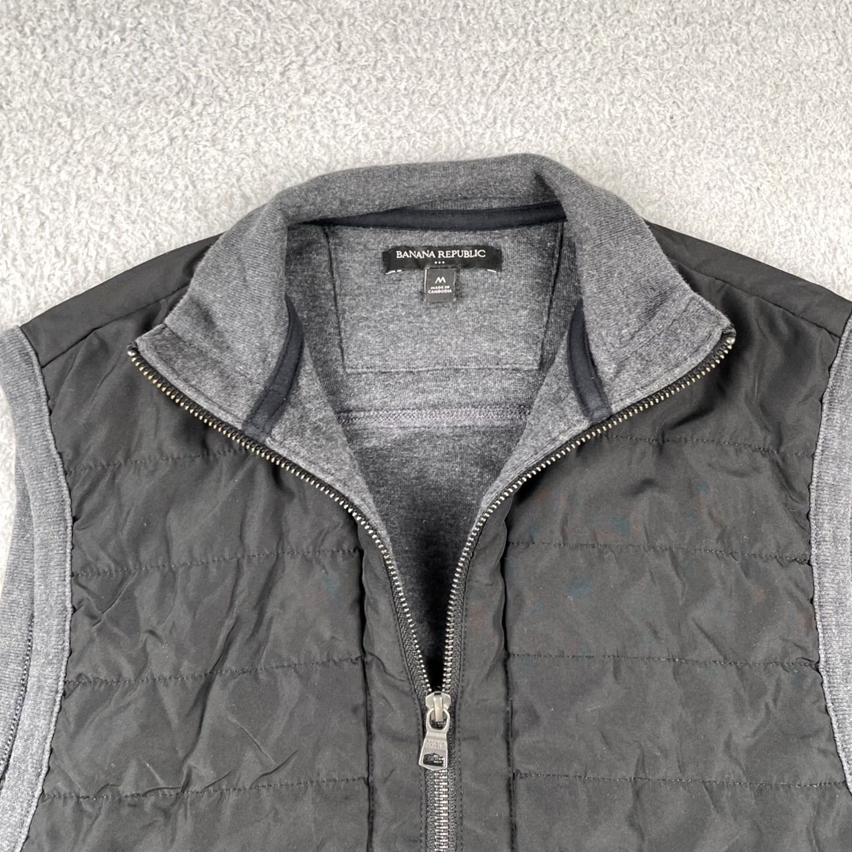 Banana Republic Banana Republic Vest Mens M Quilted Zip Up Sweater Outer Shell Polyester Gray Dark GrayEU C UC Size US M / EU 48-50 / 2 - 2 Thumbnail