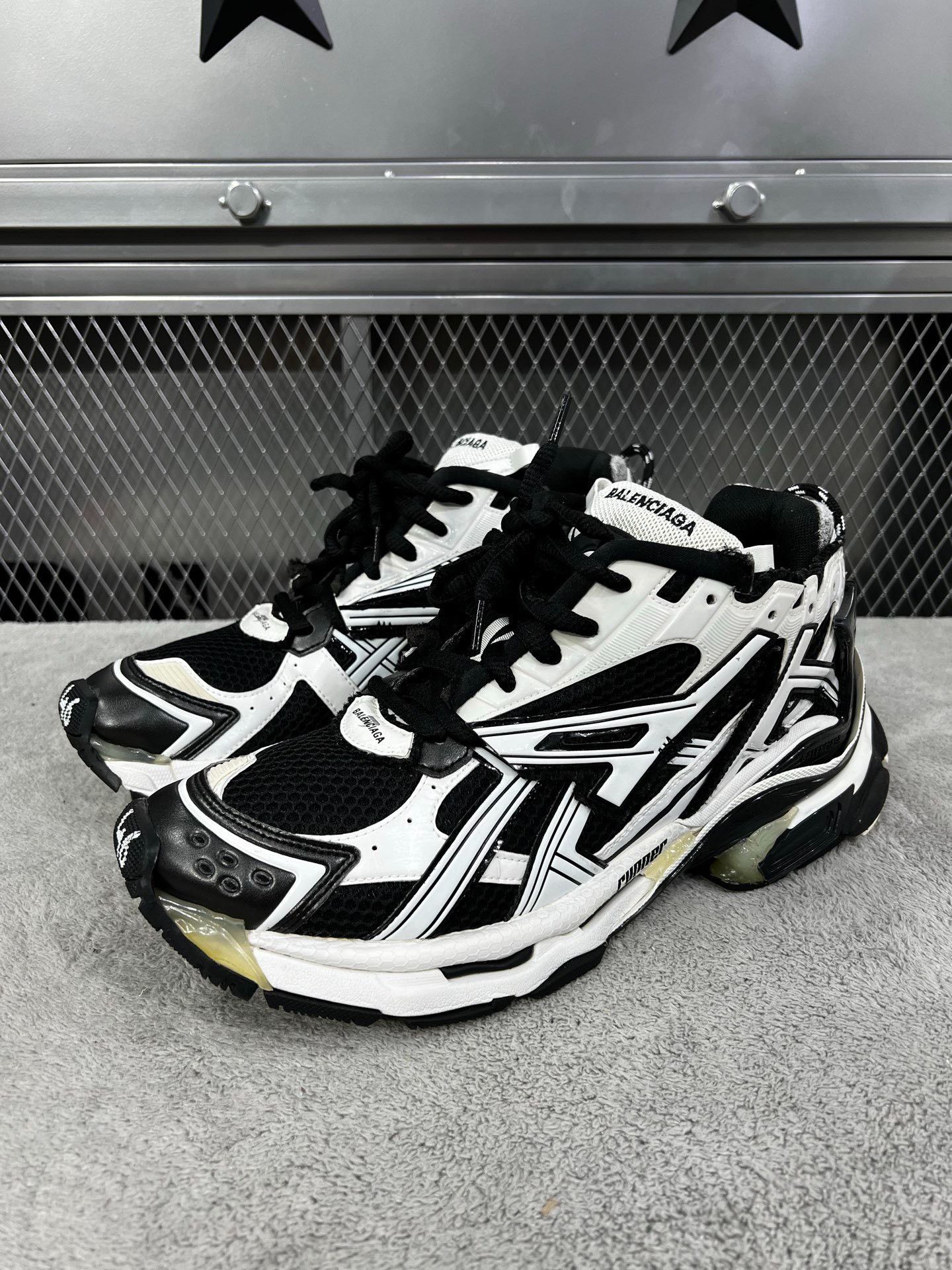 Balenciaga Balenciaga Running Black Lowtop Sneakers 46 Men Size US 12 / EU 45 - 1 Thumbnail