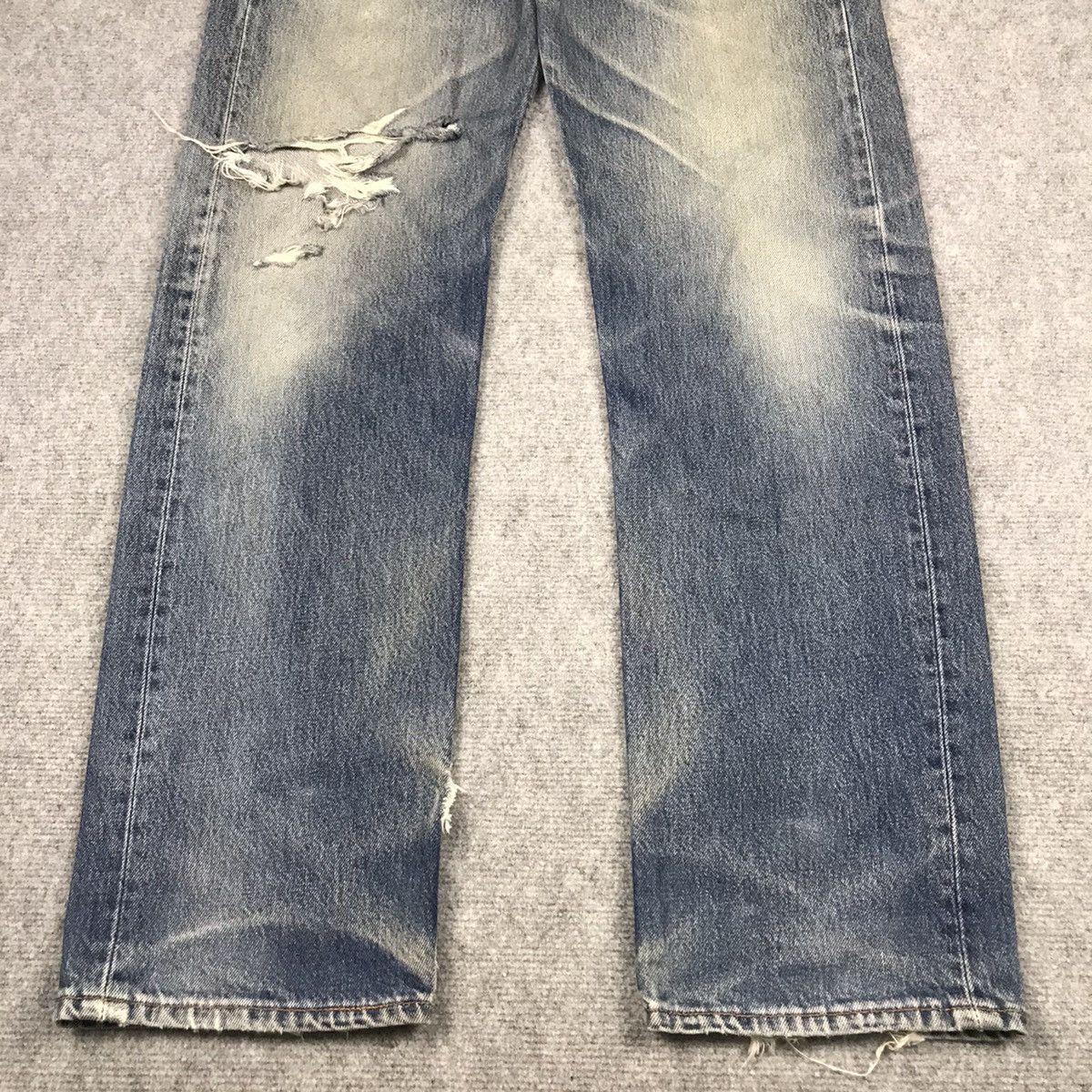 Levi's Vintage Clothing × Vintage LEVIS 501 DISTRESSED DENIM FADED BUTTON 501 PANTS 147 Size US 30 / EU 46 - 2 Thumbnail
