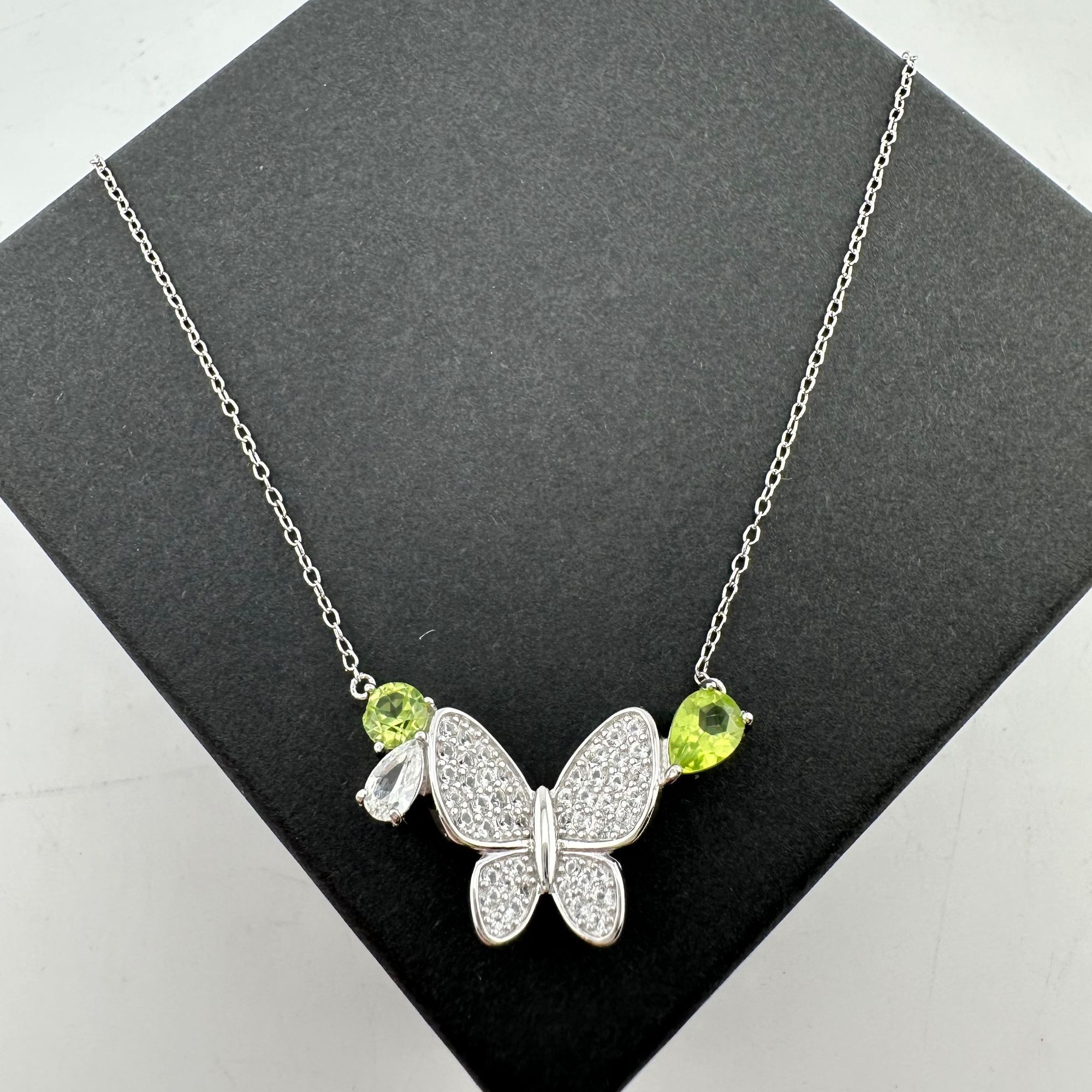 Other Natural Peridot Butterfly Necklace Size ONE SIZE - 2 Thumbnail