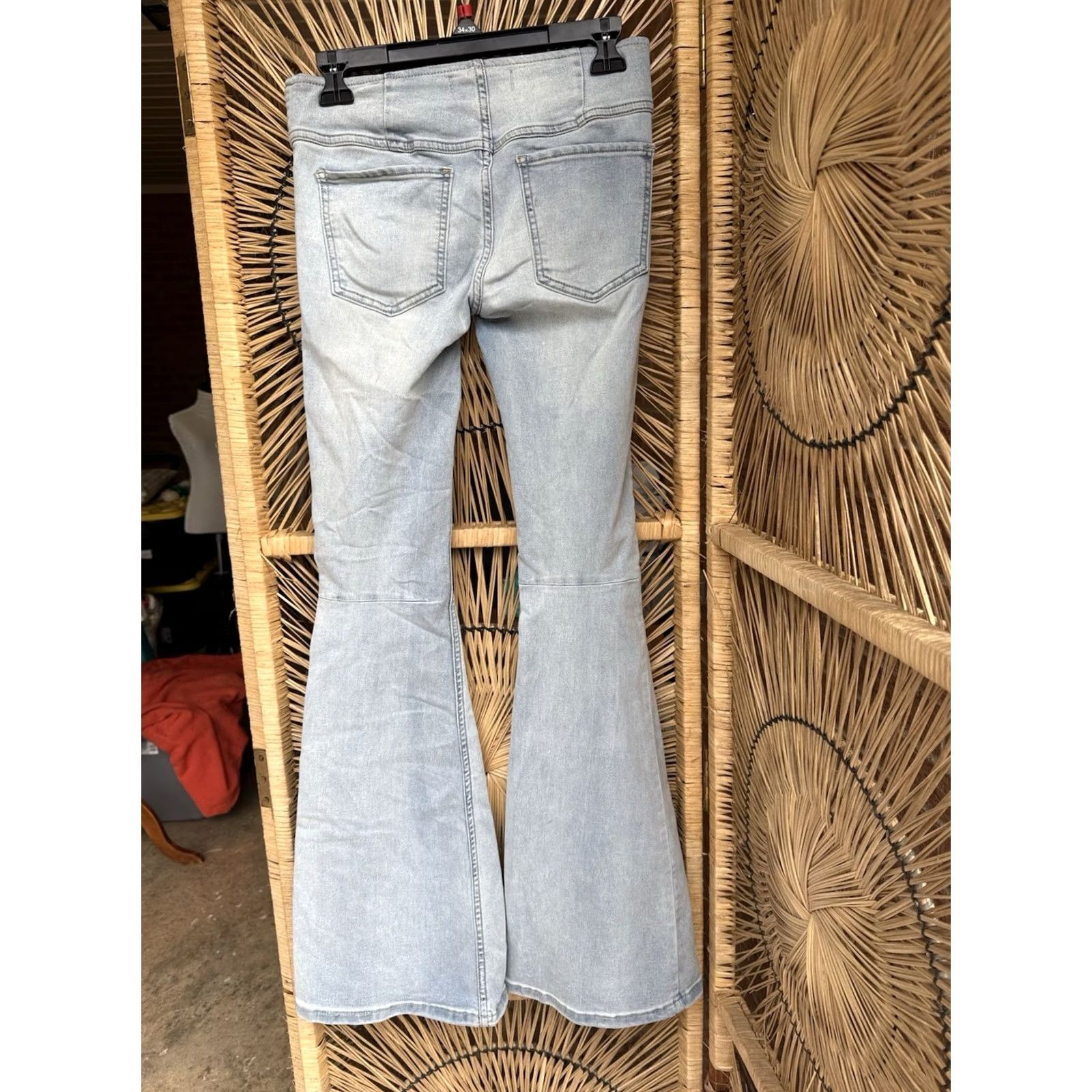 Vintage VINTAGE We The Free Jeans Bell Bottom Flare Low Rise Light Wash 25 Blue Denim Casual Womens Size 42" / US 20 - 3 Thumbnail