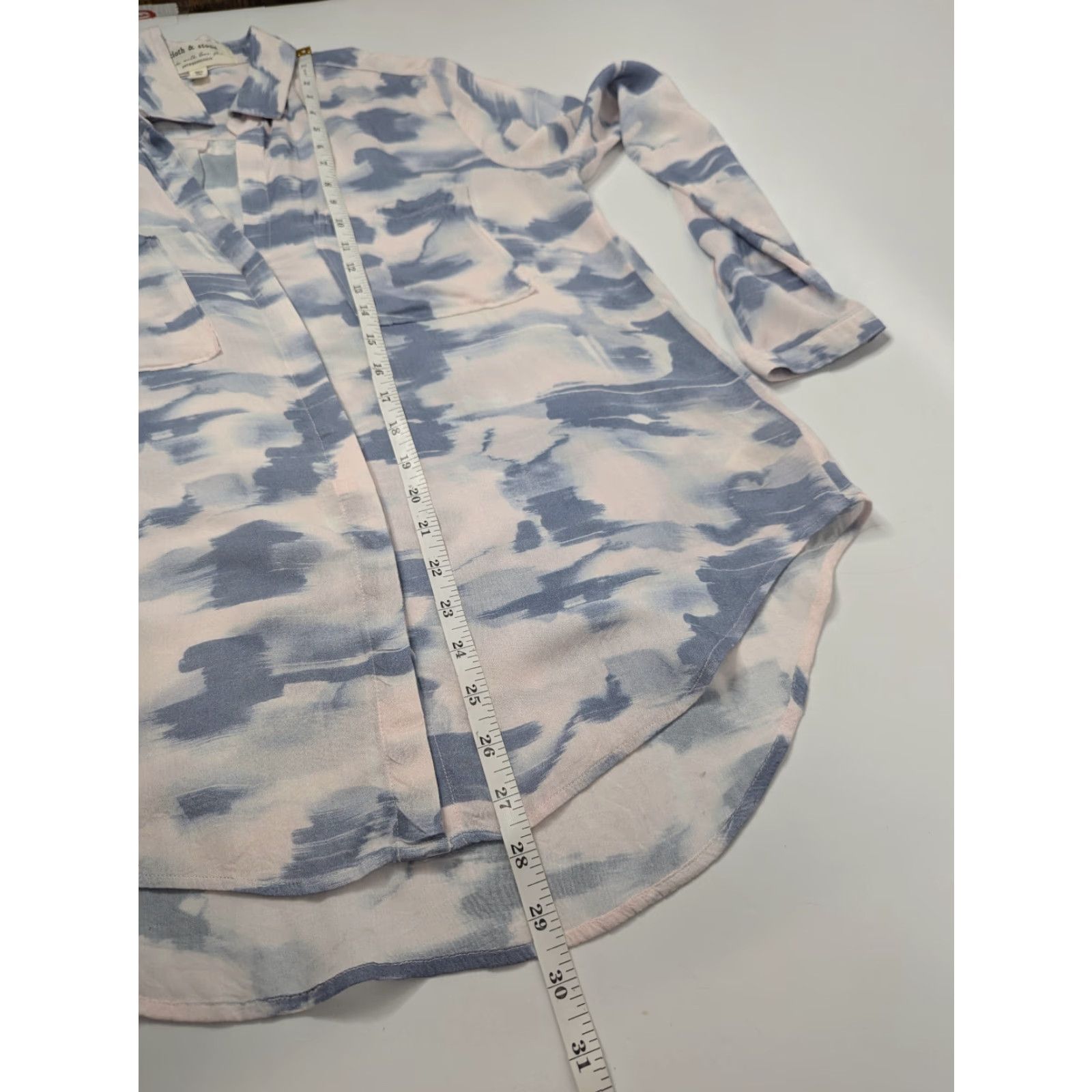 Anthropologie Cloth & Stone Anthropologie Blue Watercolor Button-Up Shirt Small Women V-Neck Tunic Size S / US 4 / IT 40 - 6 Thumbnail