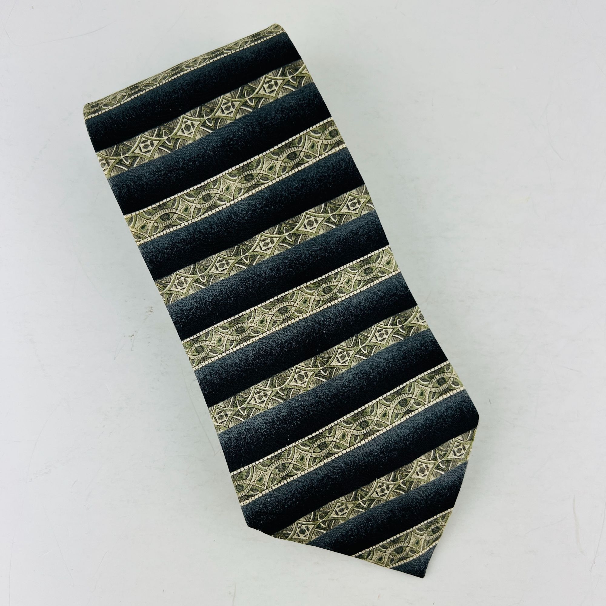 Van Heusen Van Heusen Designer Necktie Tie 100% Silk Size ONE SIZE - 1 Thumbnail