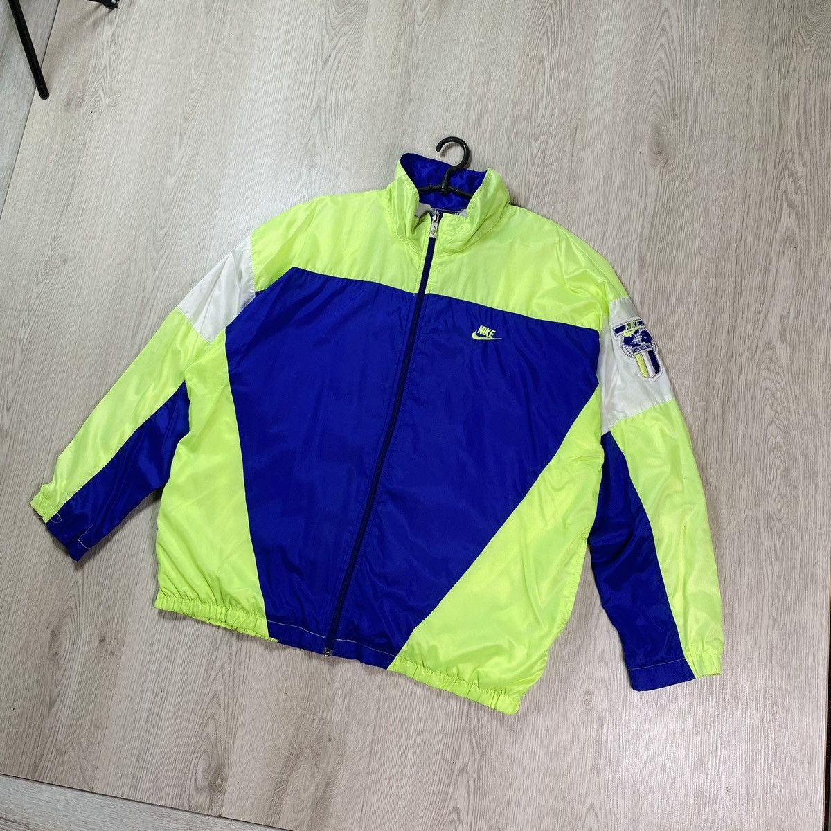 Nike Nike Vintage International 90 Nylon Track Jacket Windbreaker Size US L / EU 52-54 / 3 - 1 Thumbnail