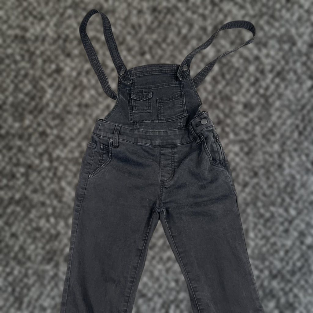 Free People Free People Black Denim Cropped Overalls Boho Distressed Size 25 Jeans Women Vintage No Size 42" / US 20 - 1 Thumbnail