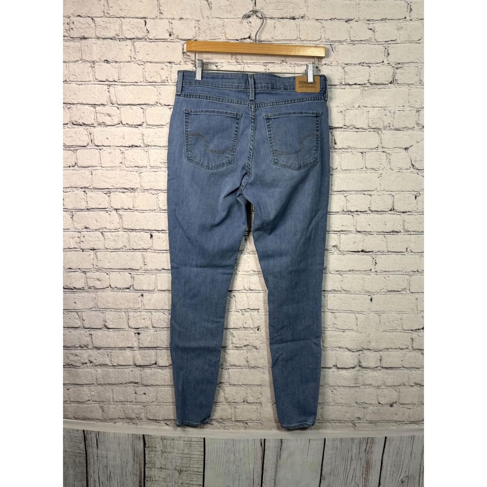 Levi's Levi's Signature Jeans Skinny Blue 30x32 Womens Regular Cotton Denim Button Waist 30 in. Mid-Rise 30 32 Size 30" / US 8 / IT 44 - 6 Thumbnail